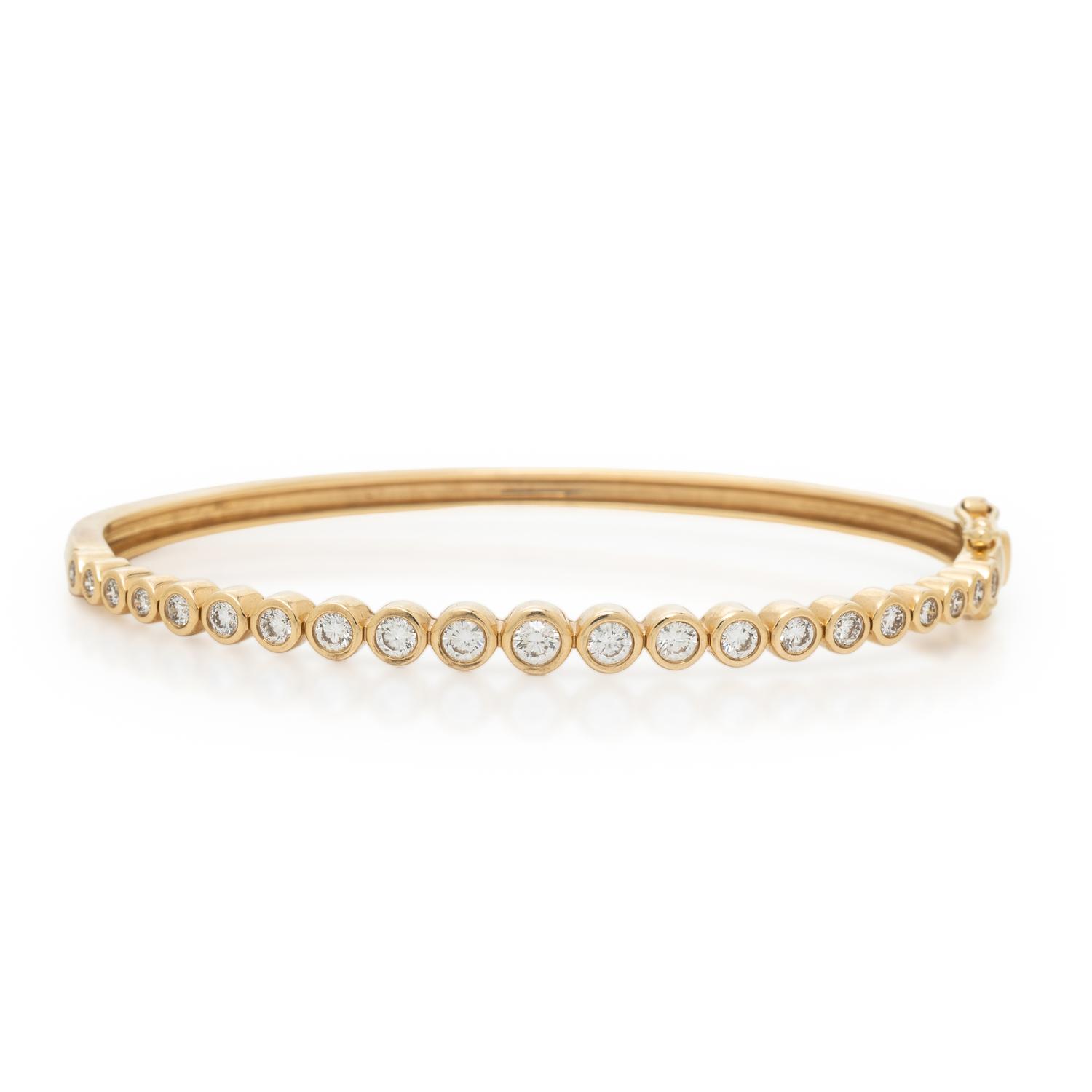 YELLOW GOLD AND DIAMOND BANGLE BRACELET