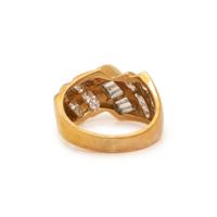 YELLOW GOLD AND DIAMOND RING