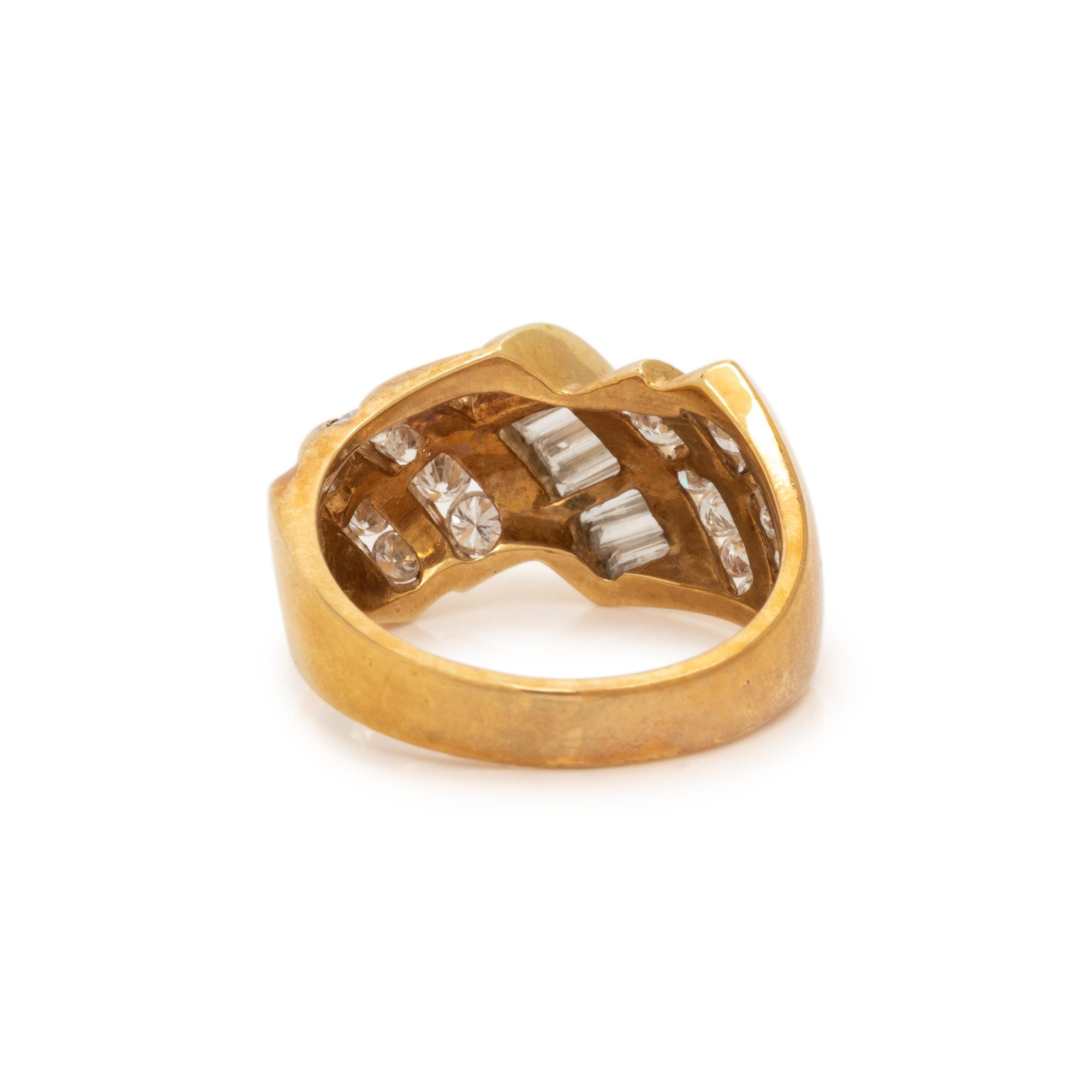YELLOW GOLD AND DIAMOND RING