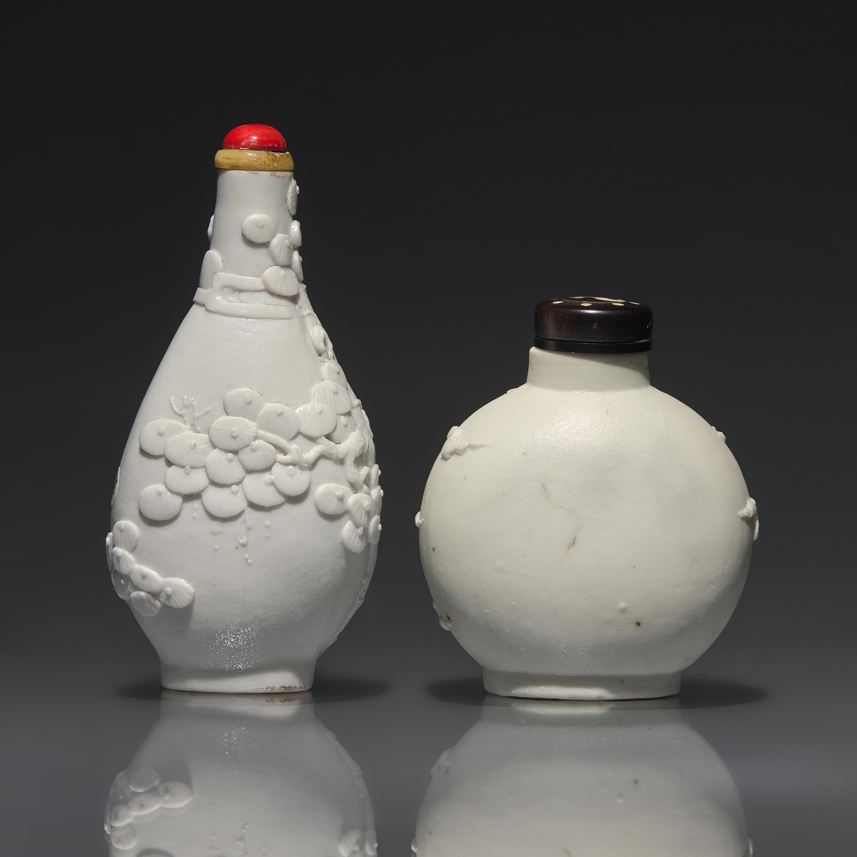 Two Chinese Porcelain Snuff Bottles — 瓷雕鼻煙壺兩支
