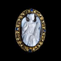 A Neoclassical Gold and Agate Cameo Brooch with Nike