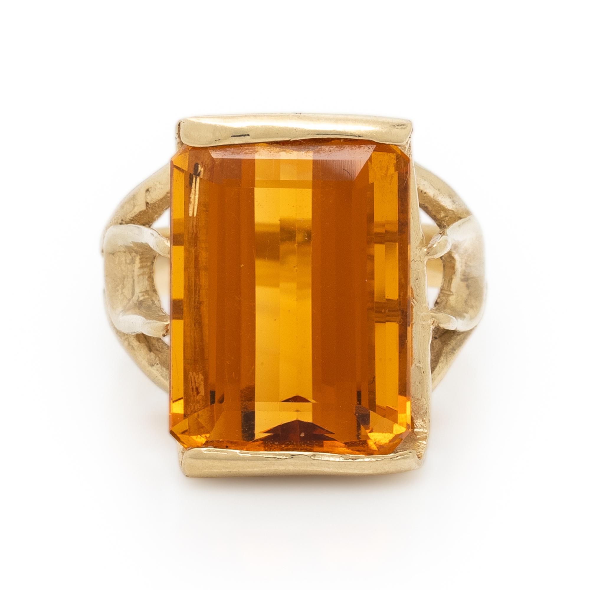 CITRINE AND YELLOW GOLD RING