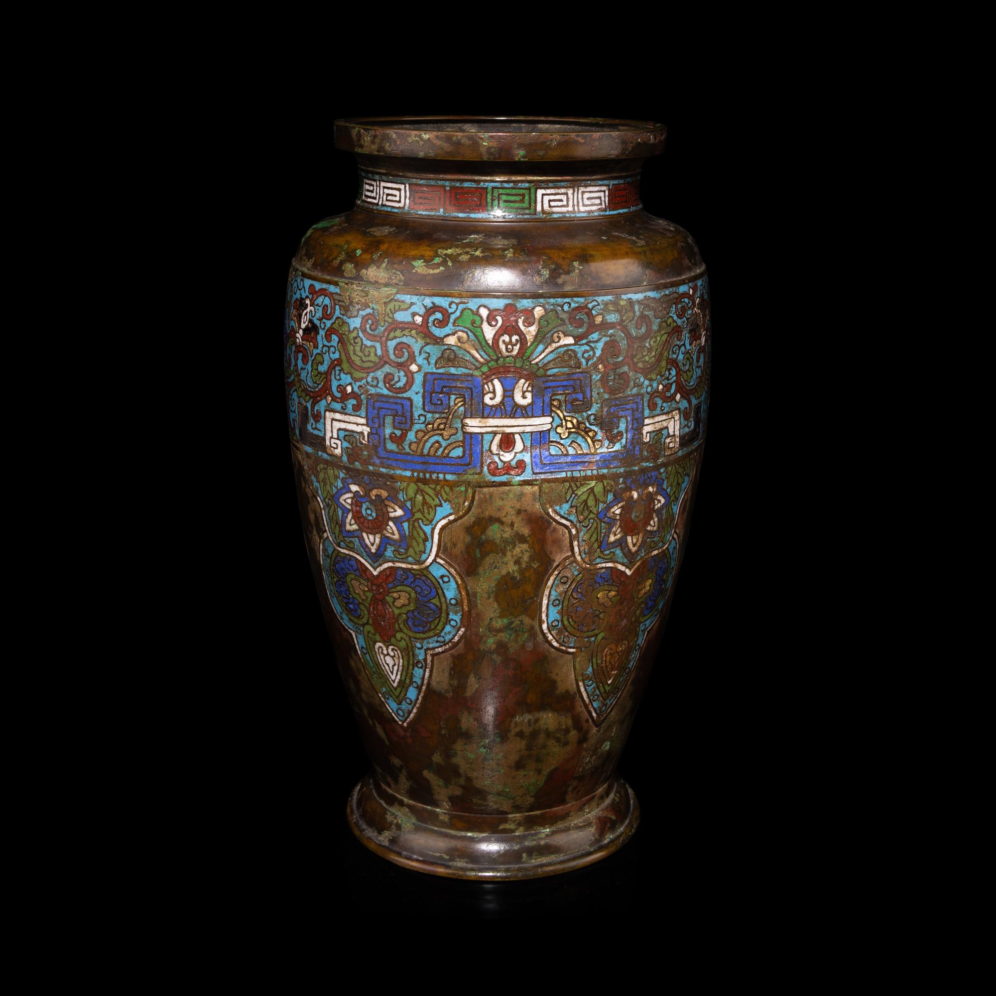 A Japanese Archaic Style Cloisonné Enamel and Bronze Vase, 19th Century — 十九世紀 日本銅胎掐絲琺琅仿古大瓶