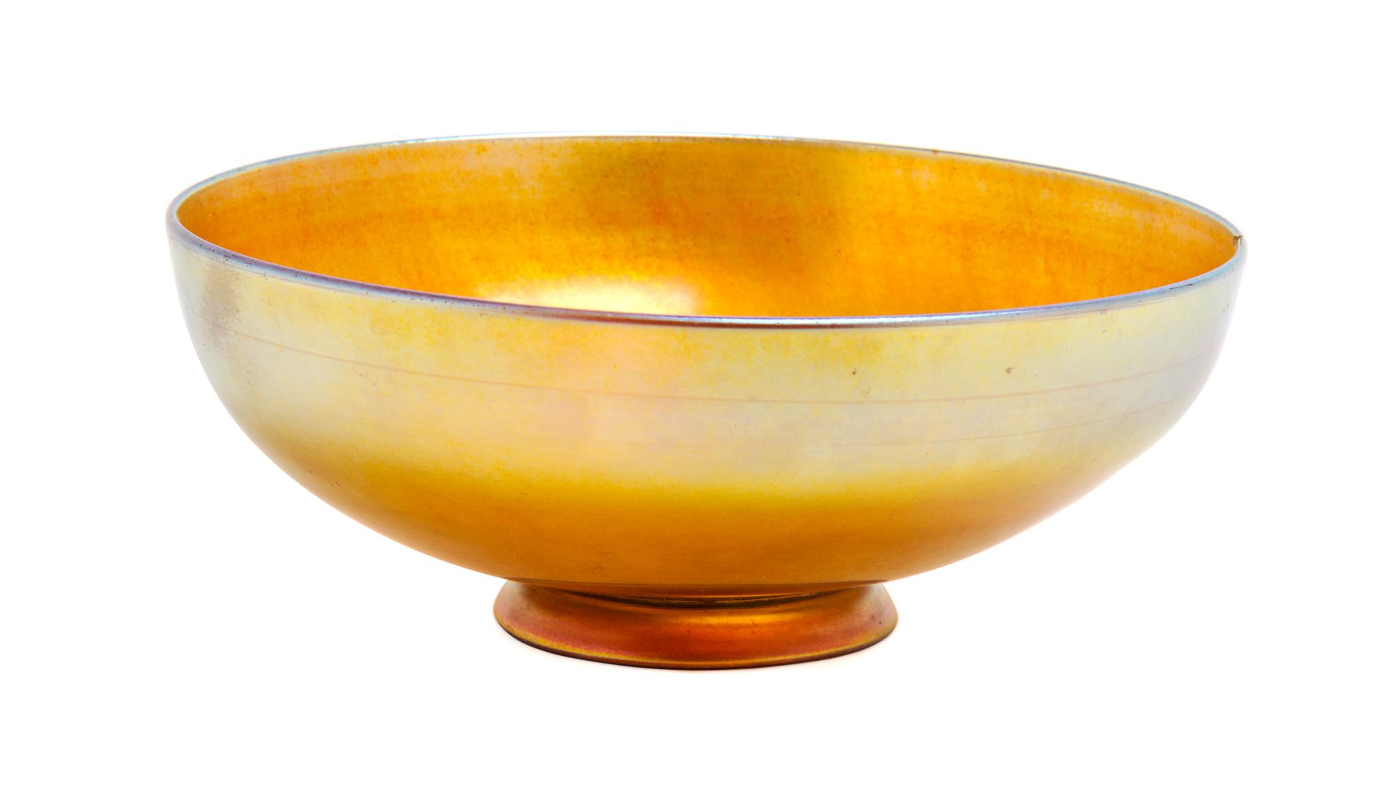 Steuben, EARLY 20TH CENTURY, a gold Aurene glass bowl