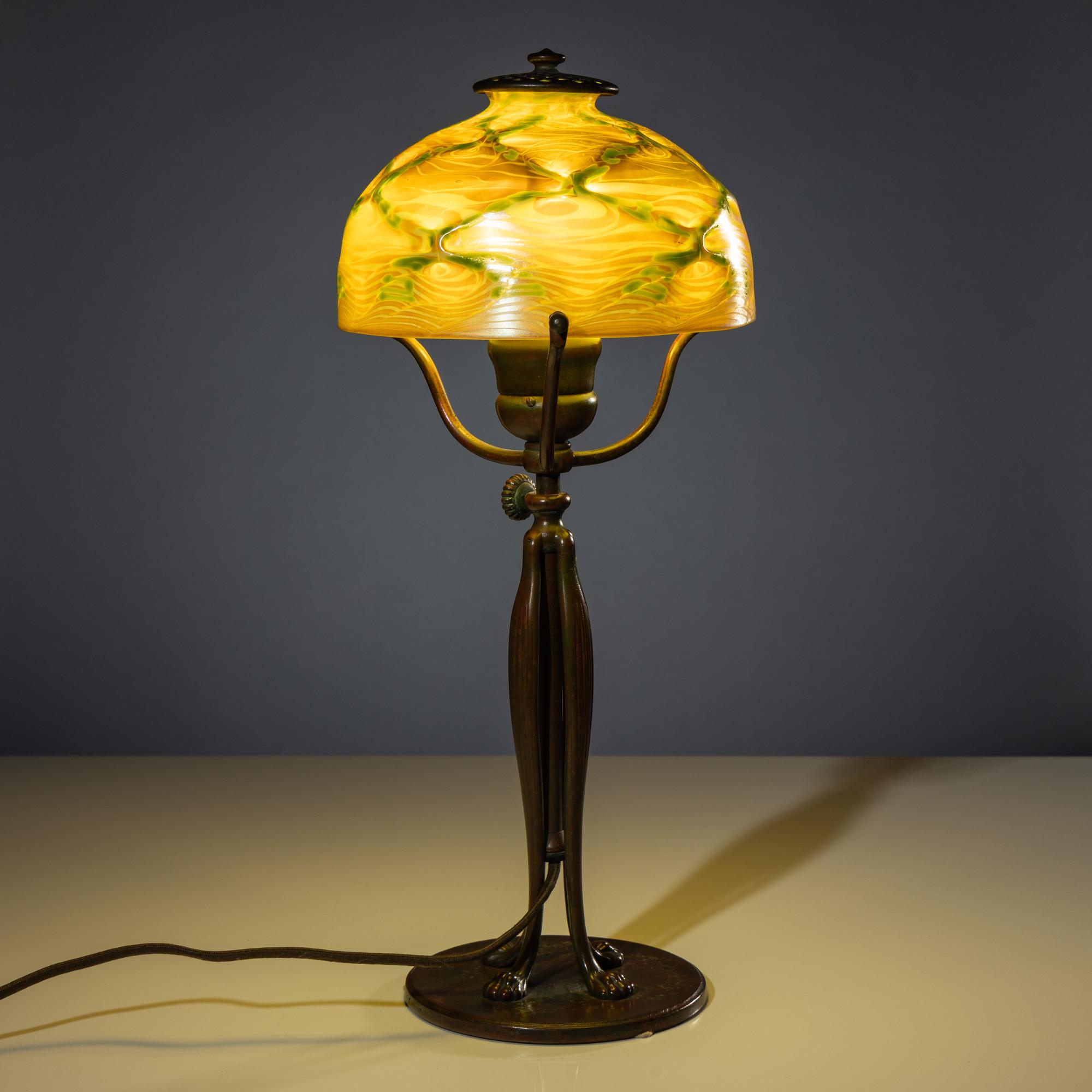Table lamp