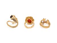 COLLECTION OF YELLOW GOLD RINGS