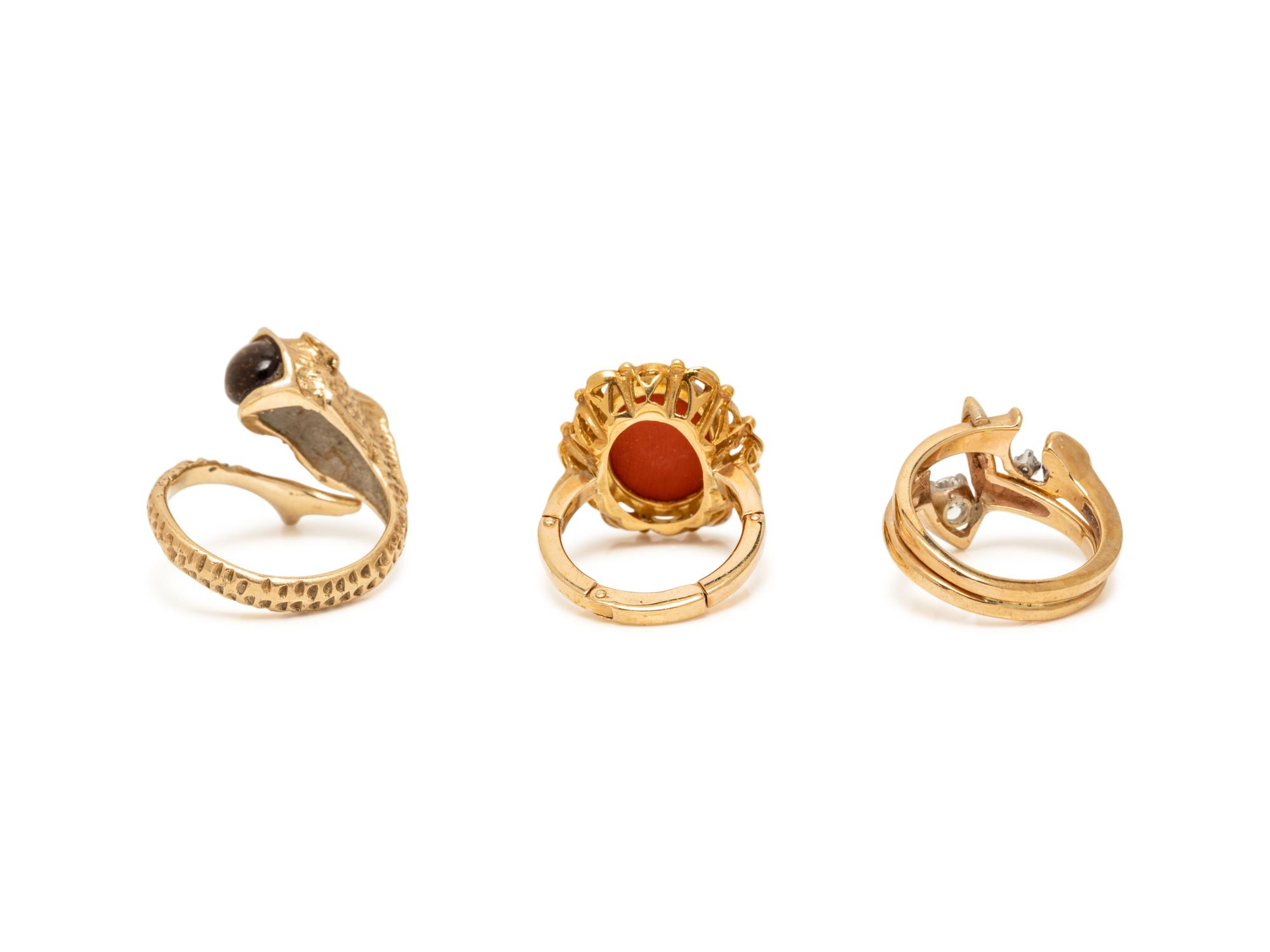 COLLECTION OF YELLOW GOLD RINGS