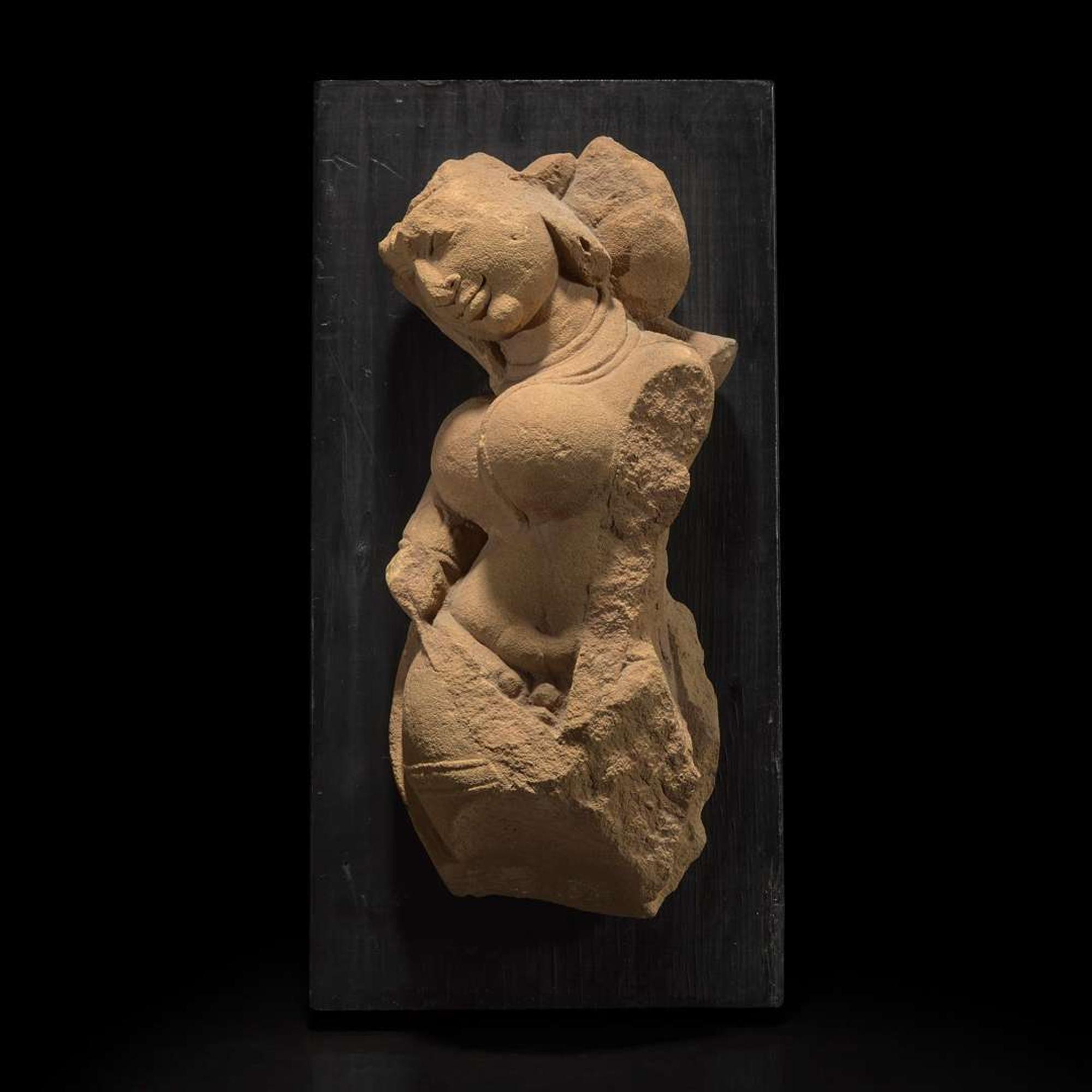 An Indian carved buff sandstone figure of an Apsara 印度石雕广延天女 11/12th Century ???????