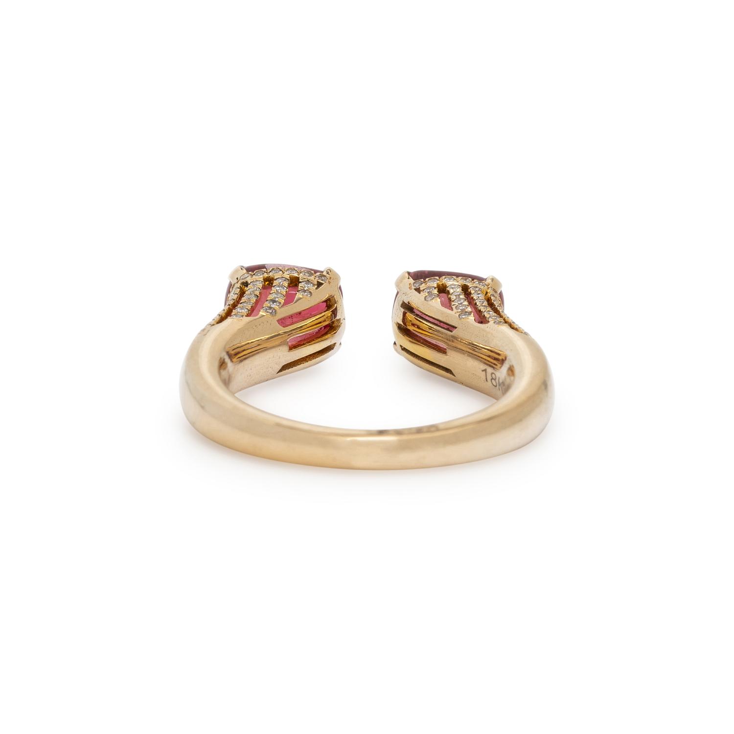 SPINEL, DIAMOND, AND YELLOW GOLD RING