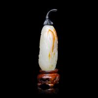 A Chinese Carved White and Russet Jade 'Scholars' Snuff Bottle, 18th Century 清中期 白玉高士鼻煙壺