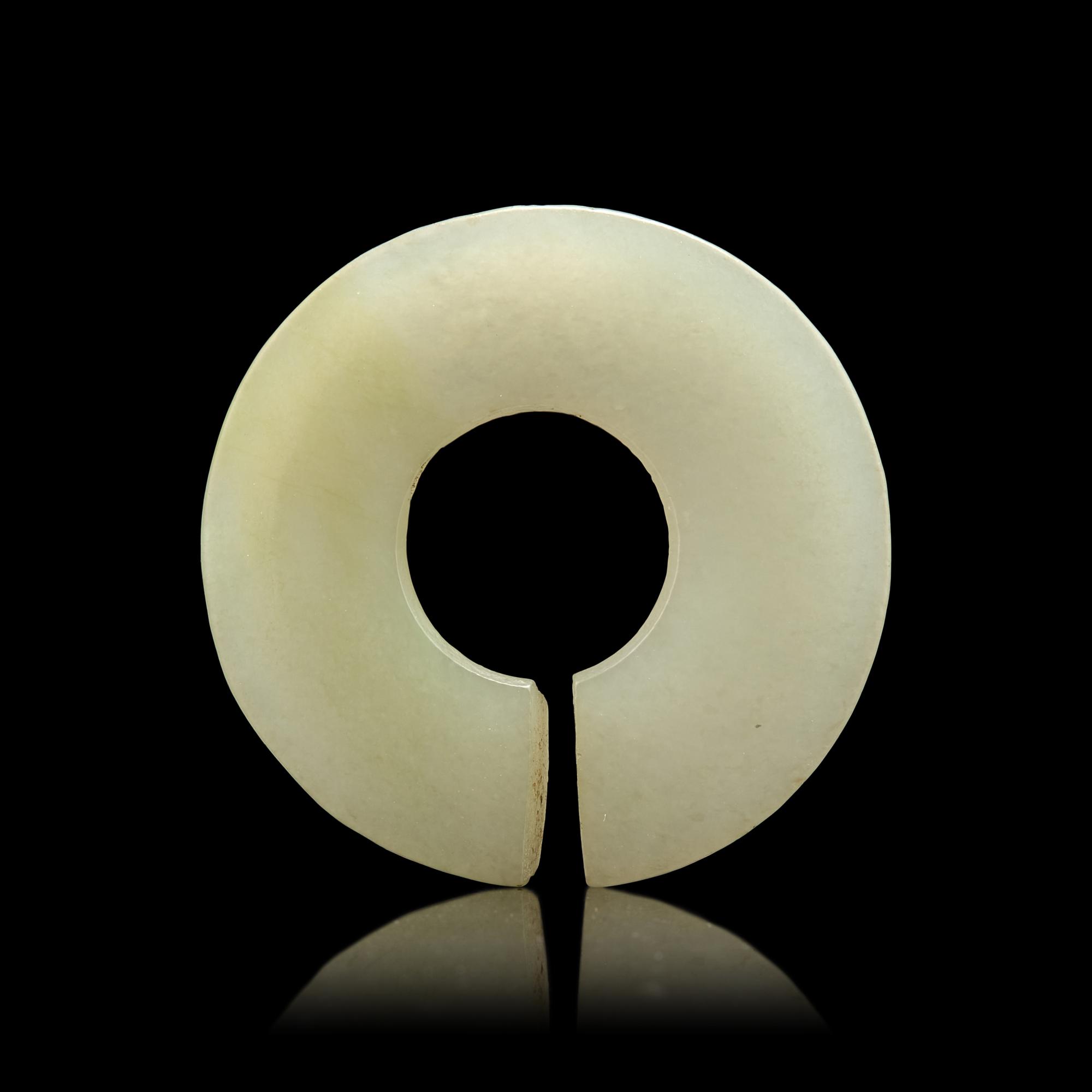 A Chinese Pale Celadon Jade Earring, Jue, Western Zhou Dynasty 西周 青白玉玨