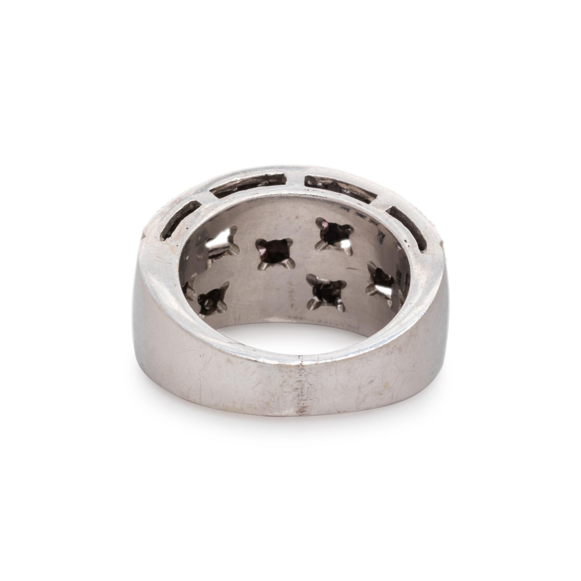 WHITE GOLD, DIAMOND AND PINK STONE RING
