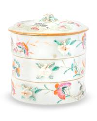 A Set of Three Chinese Famille Rose Porcelain Stacking Bowls — 20TH CENTURY