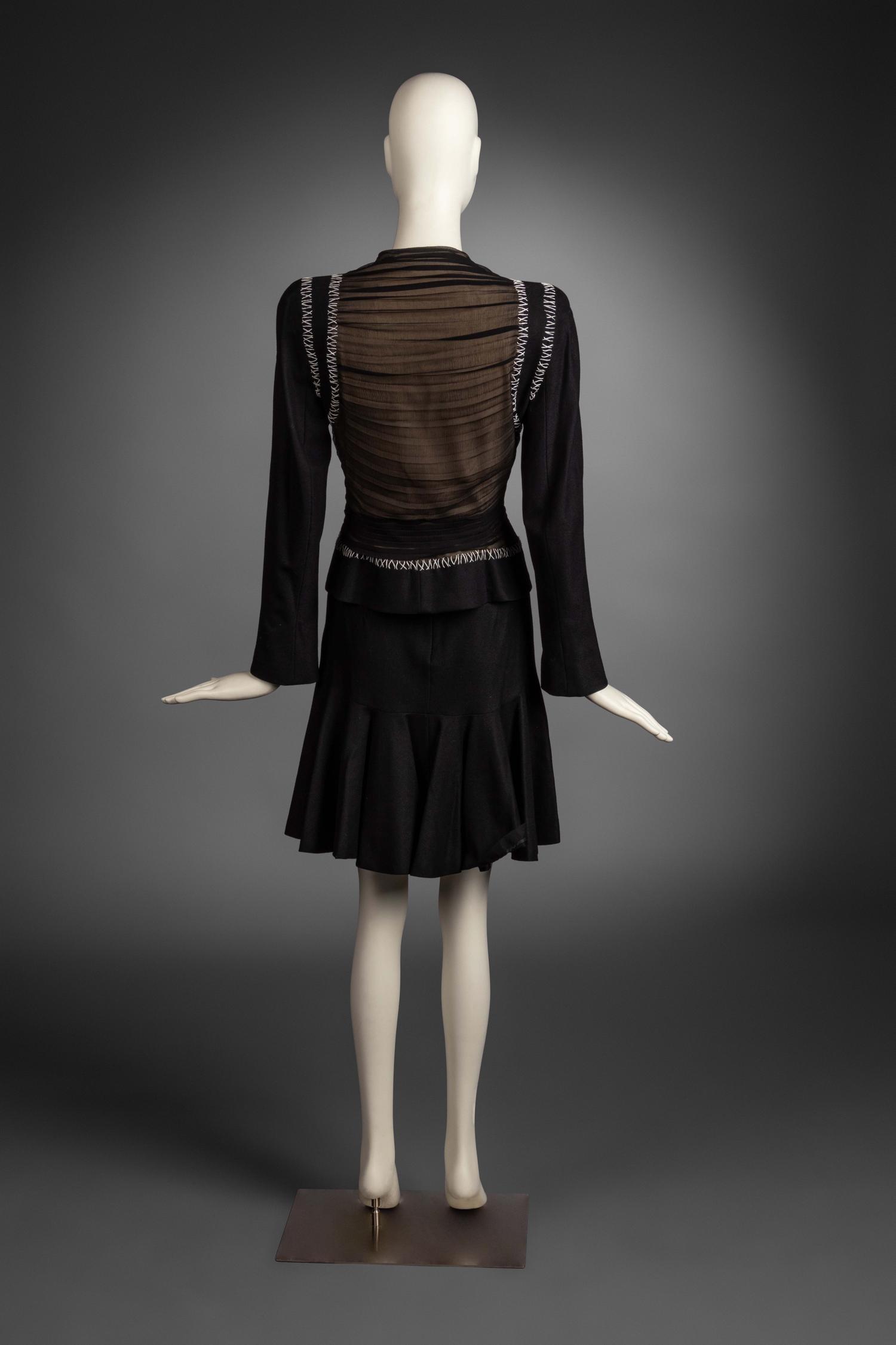 Alexander McQueen Ensemble, 2004