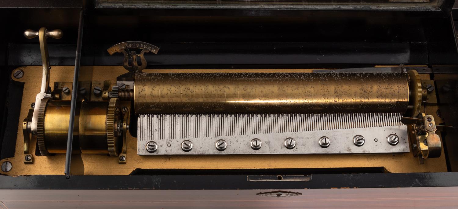 An Alternating Tip Music Box