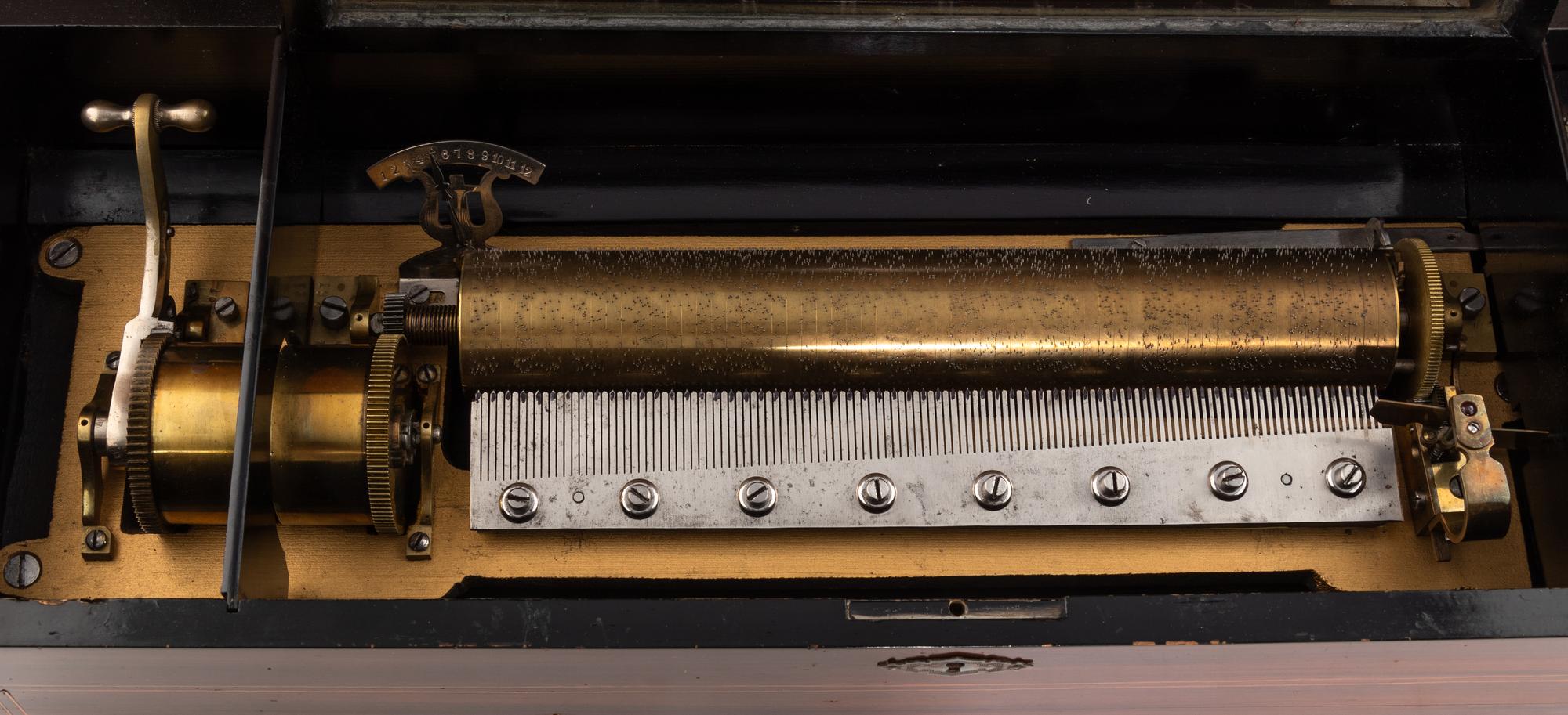 An Alternating Tip Music Box