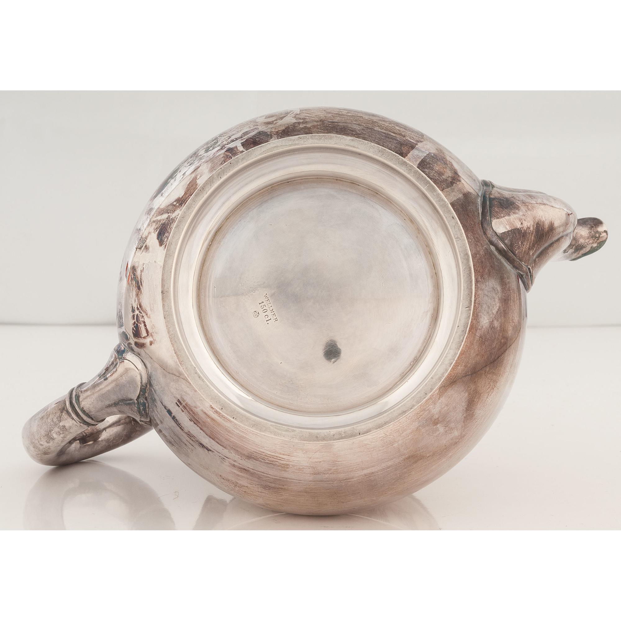 Adolf Hitler Initialed Teapot, Reportedly Taken from his Home by World War II Officer, with Provenance