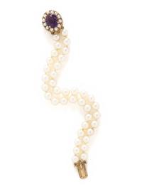 AMETHYST, CULTURED PEARL, AND YELLOW GOLD BRACELET