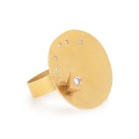 FELICITY PETERS, YELLOW GOLD AND DIAMOND RING