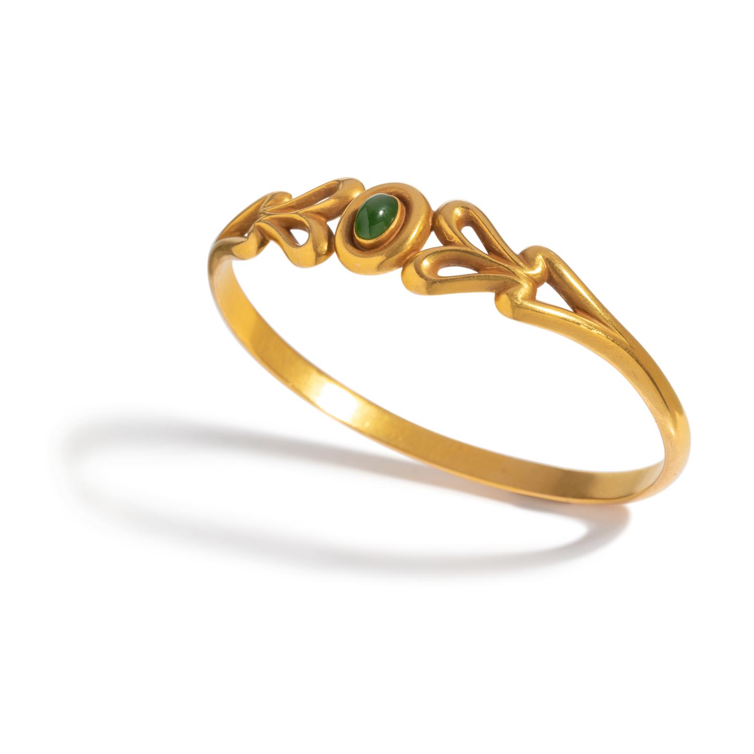 YELLOW GOLD AND JADE BANGLE BRACELET