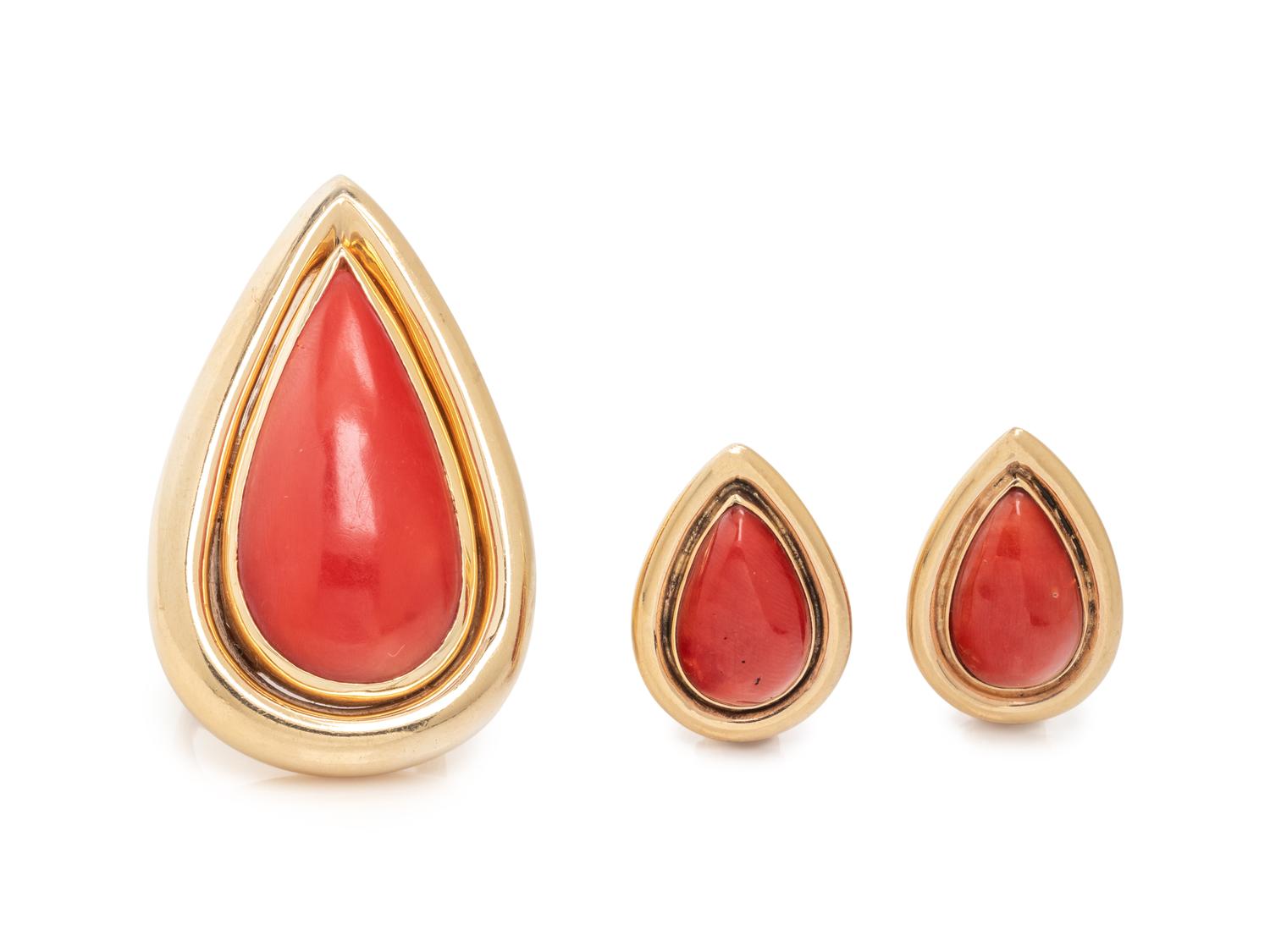 YELLOW GOLD AND CORAL EARCLIP AND RING SUITE