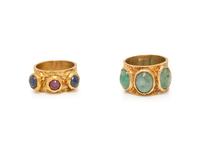COLLECTION OF MULTIGEM AND HAMMERED GOLD RINGS