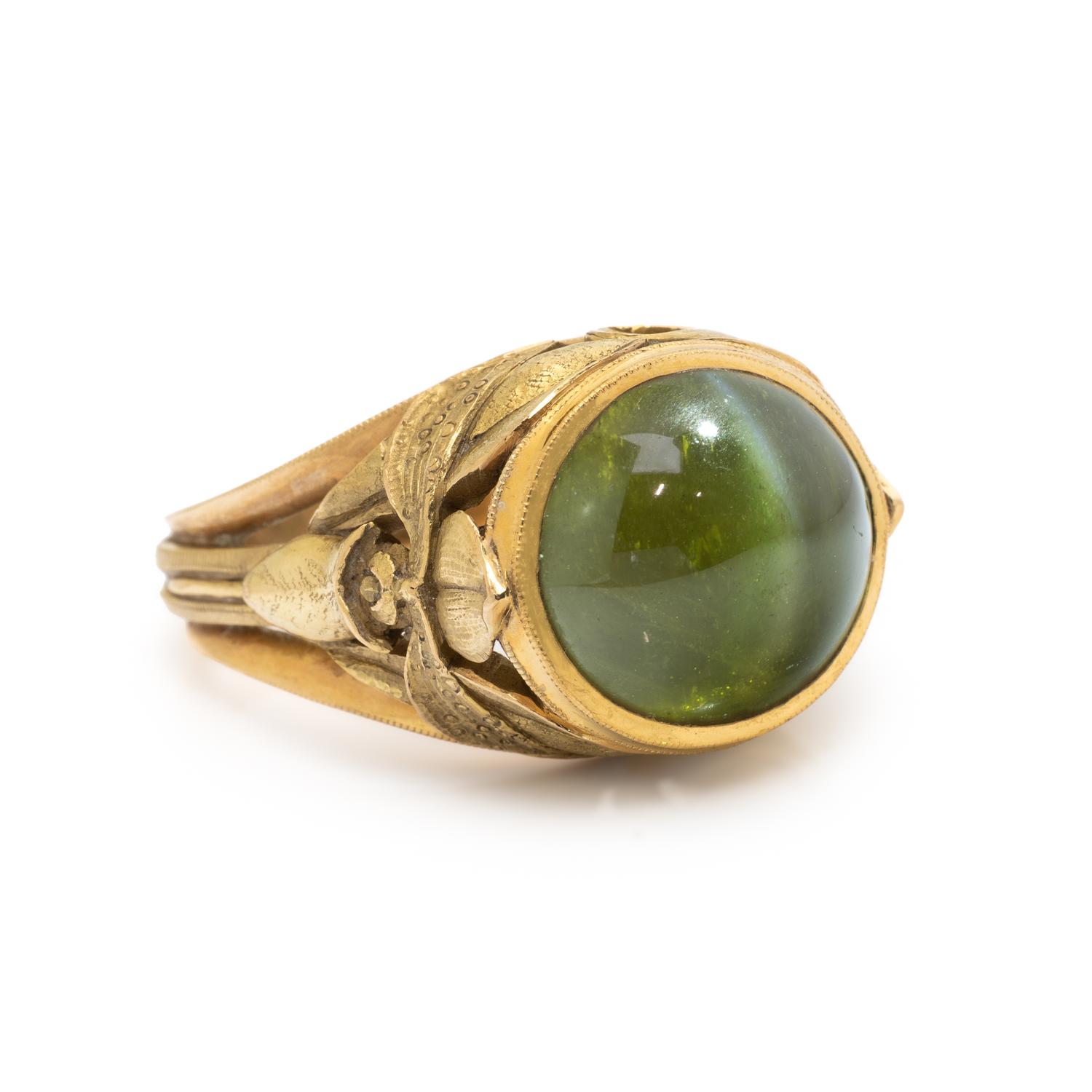 CAT'S-EYE CHRYSOBERYL AND YELLOW GOLD RING