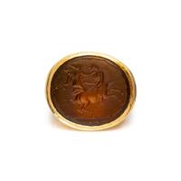 YELLOW GOLD AND INTAGLIO RING