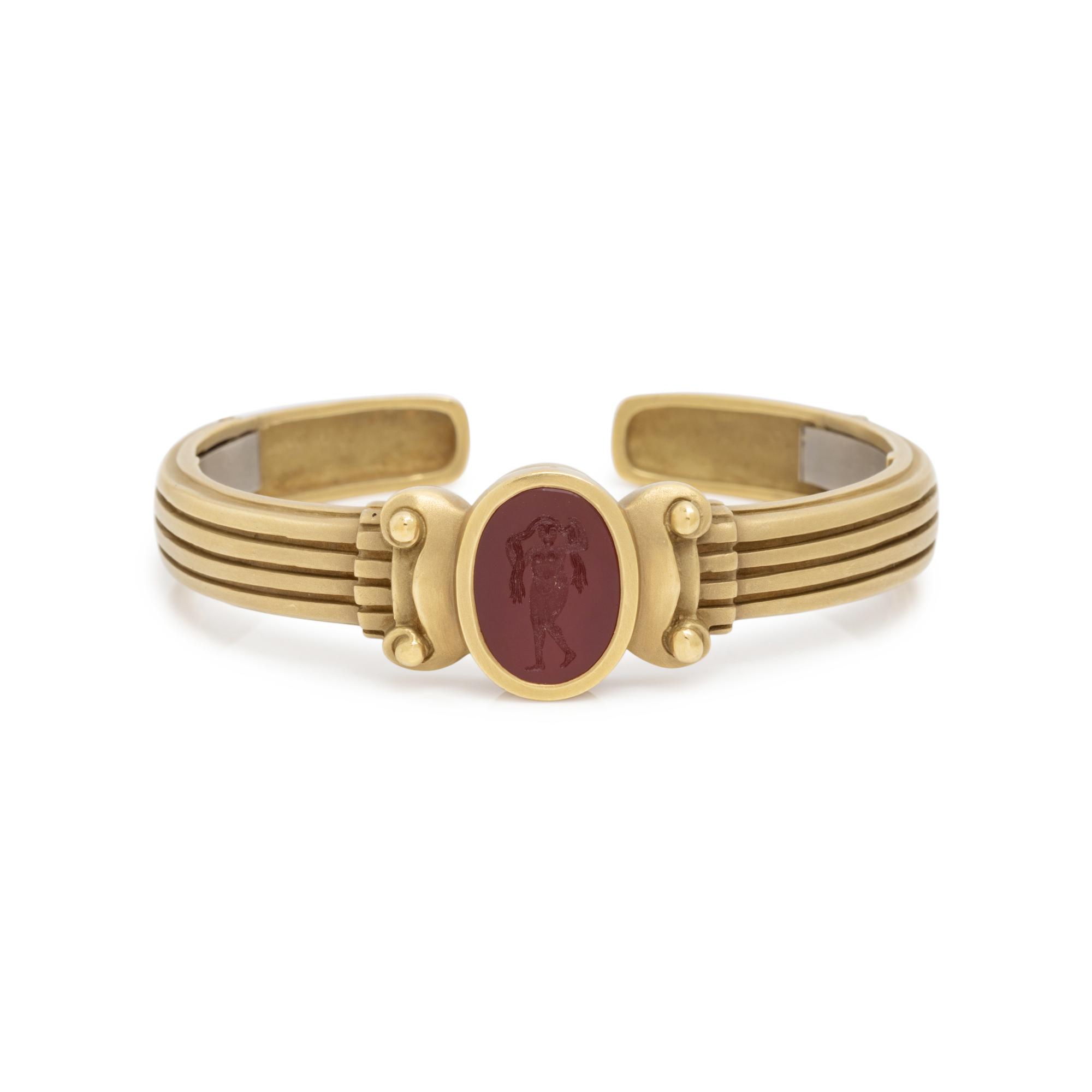 KIESELSTEIN-CORD, YELLOW GOLD AND CARNELIAN INTAGLIO BRACELET