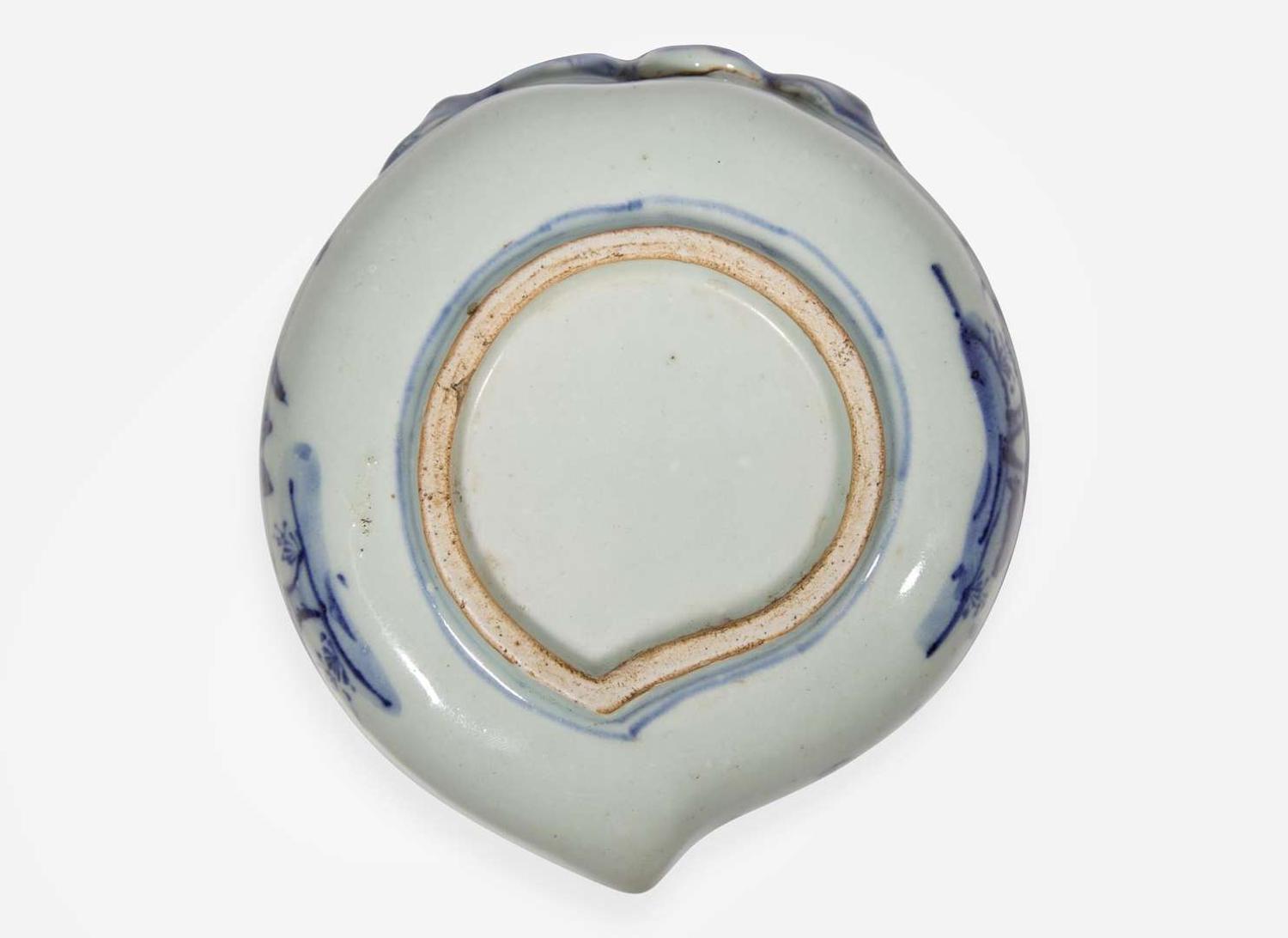 A Chinese blue and white porcelain "Peach" brush washer, possibly Ming dynasty 青花瓷桃形洗 可能為明