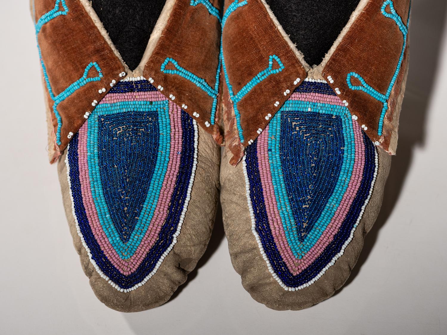 Delaware Beaded Hide Moccasins