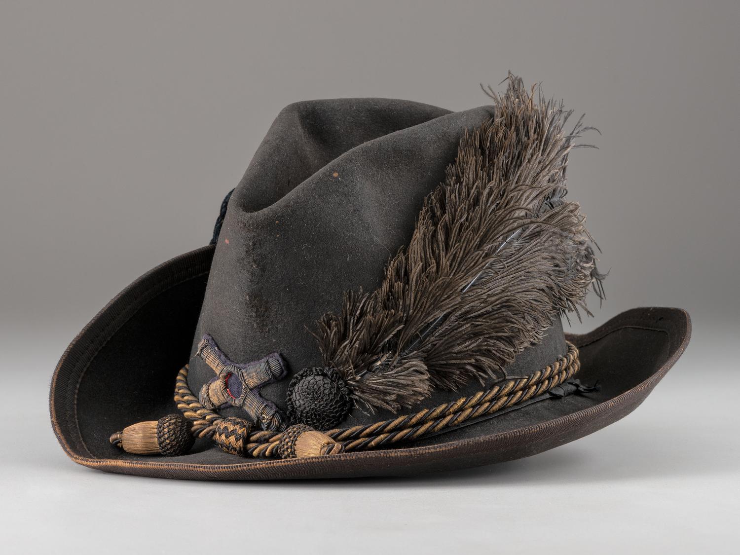 [CIVIL WAR]. Artillery officer's Hardee pattern slouch hat with U.S. Army imprint.