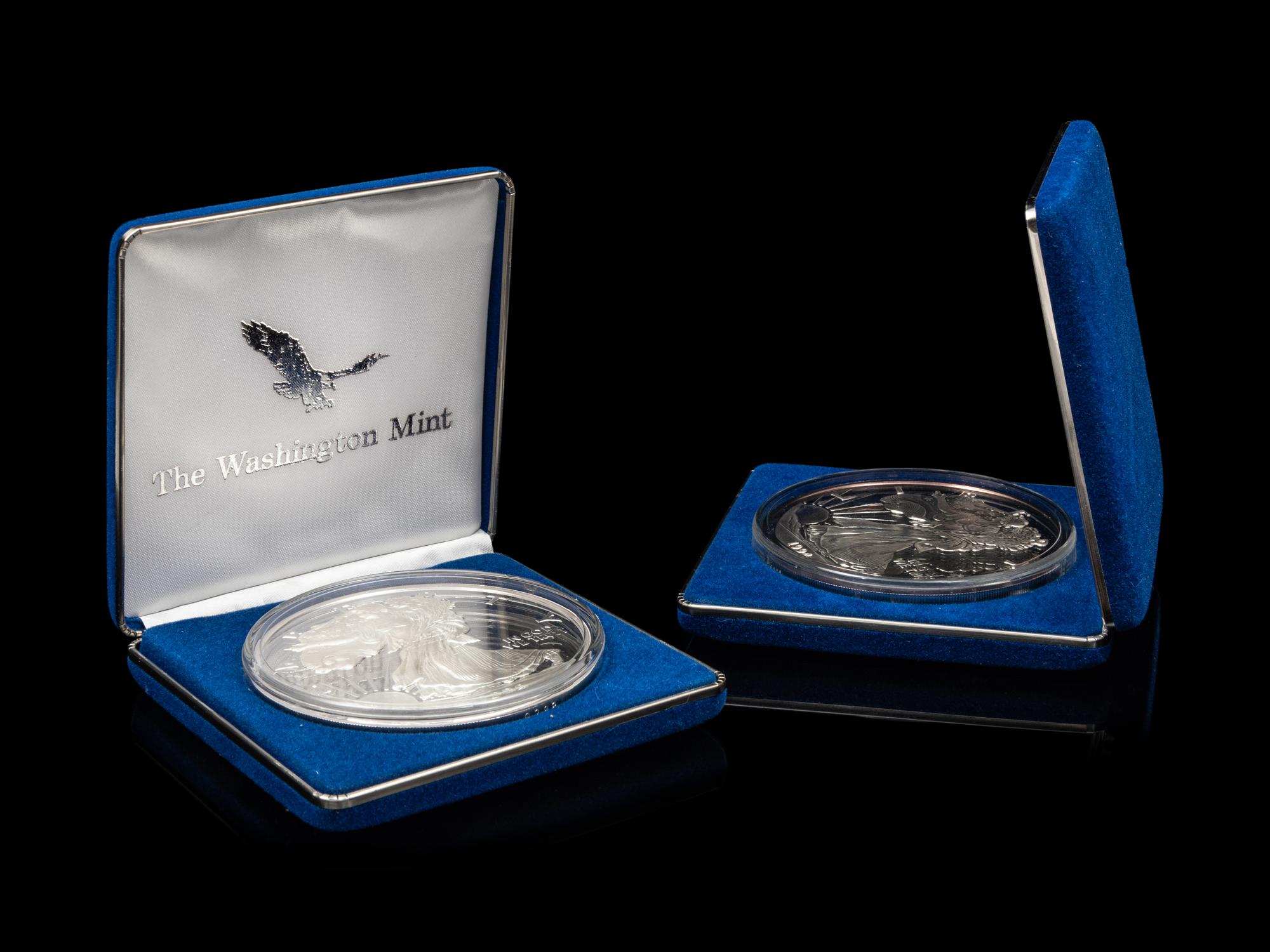 [PRIVATE ISSUE] Two 1/2-Pound Silver Rounds