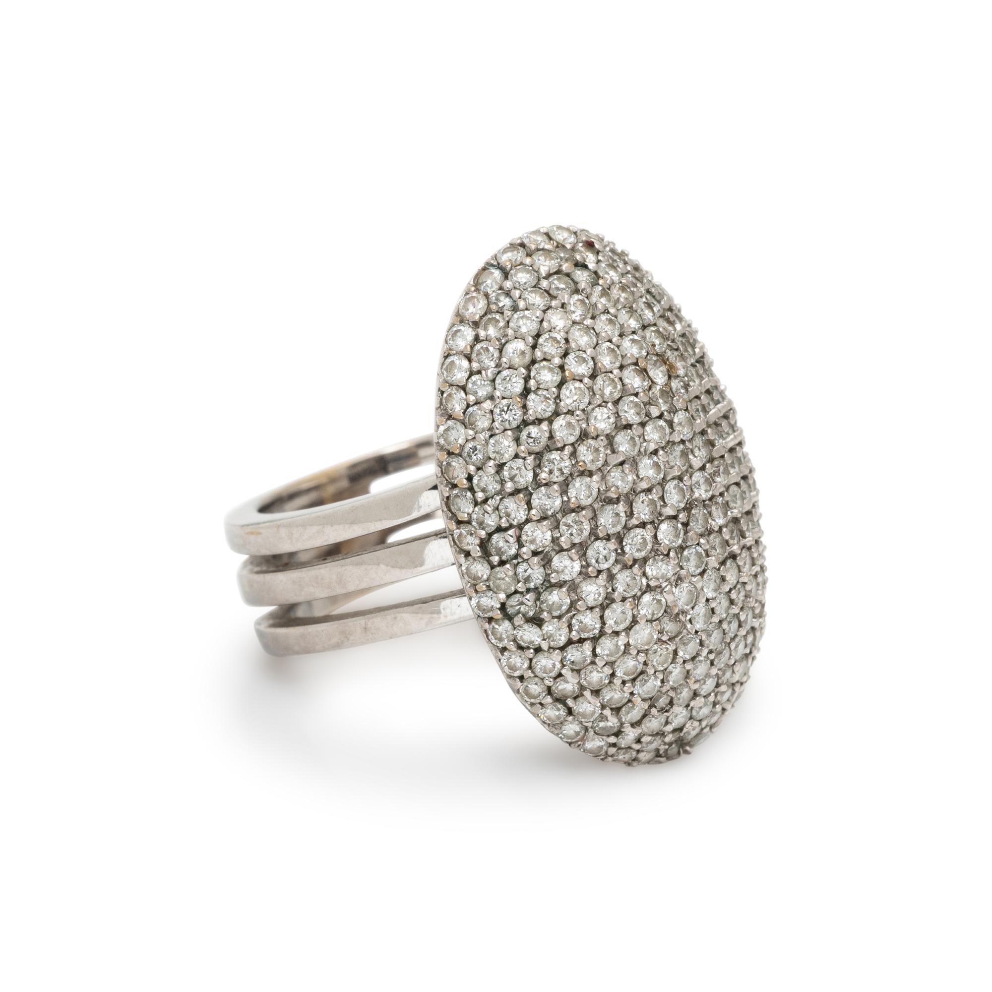 DIAMOND AND WHITE GOLD RING