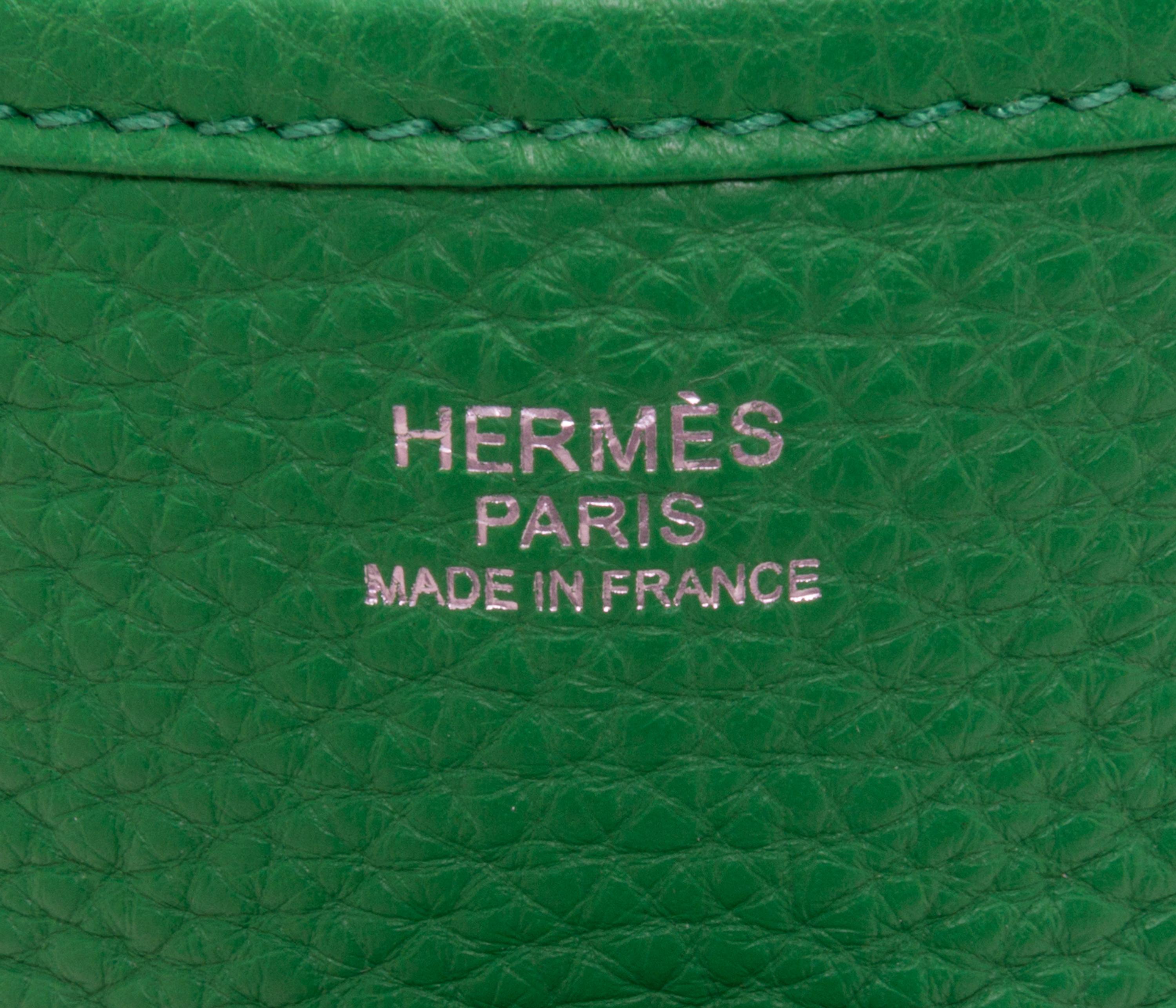An Hermes Vert Evelyne III PM Handbag, 11.25" x 12'" x 2.5".