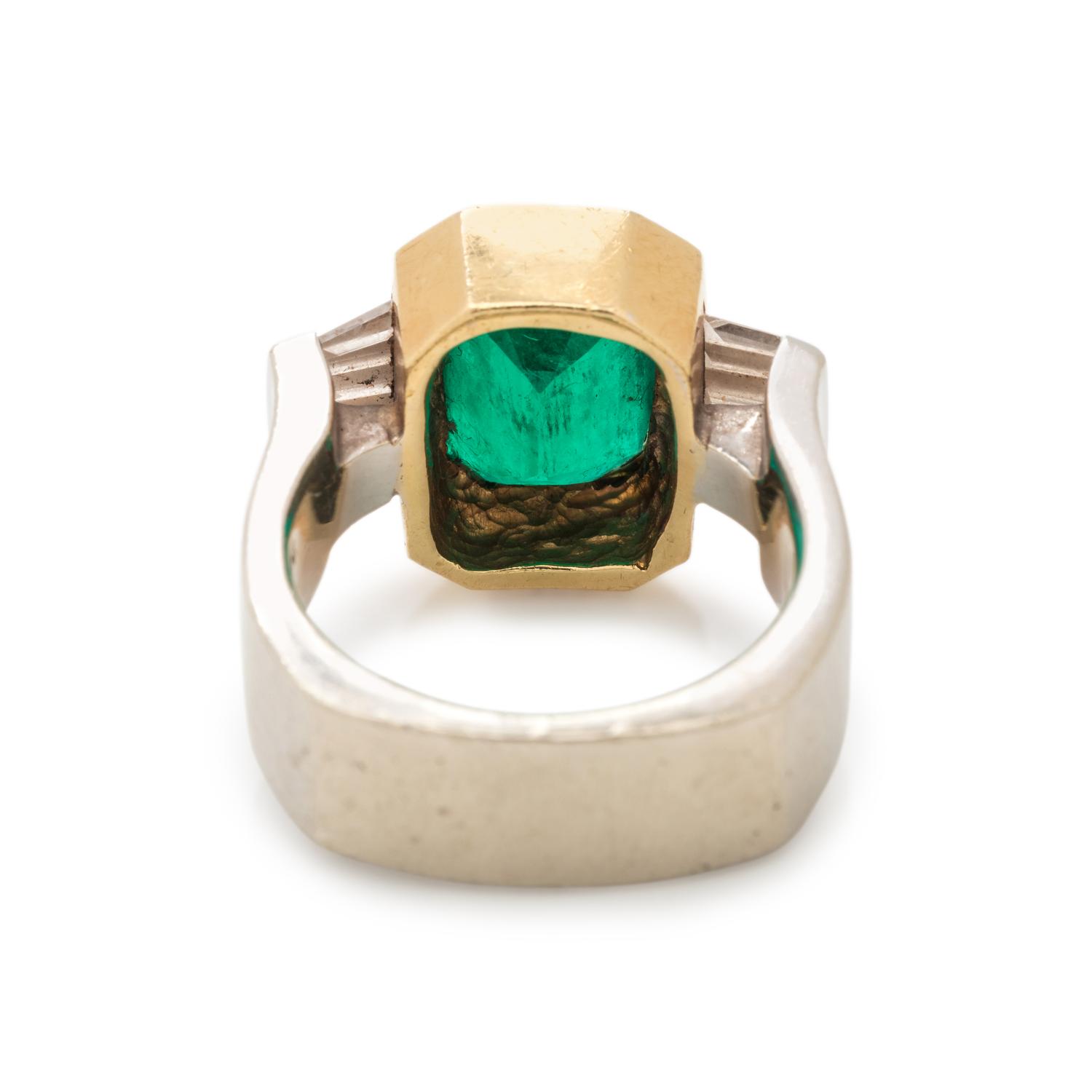 EMERALD AND DIAMOND RING