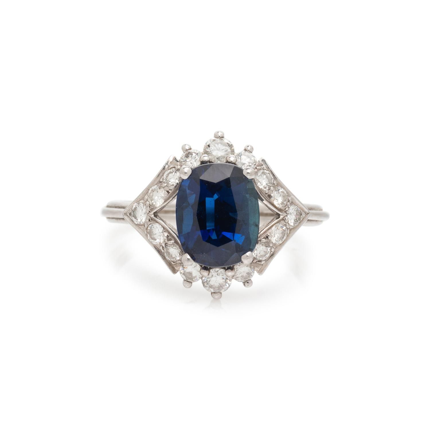 SAPPHIRE AND DIAMOND RING
