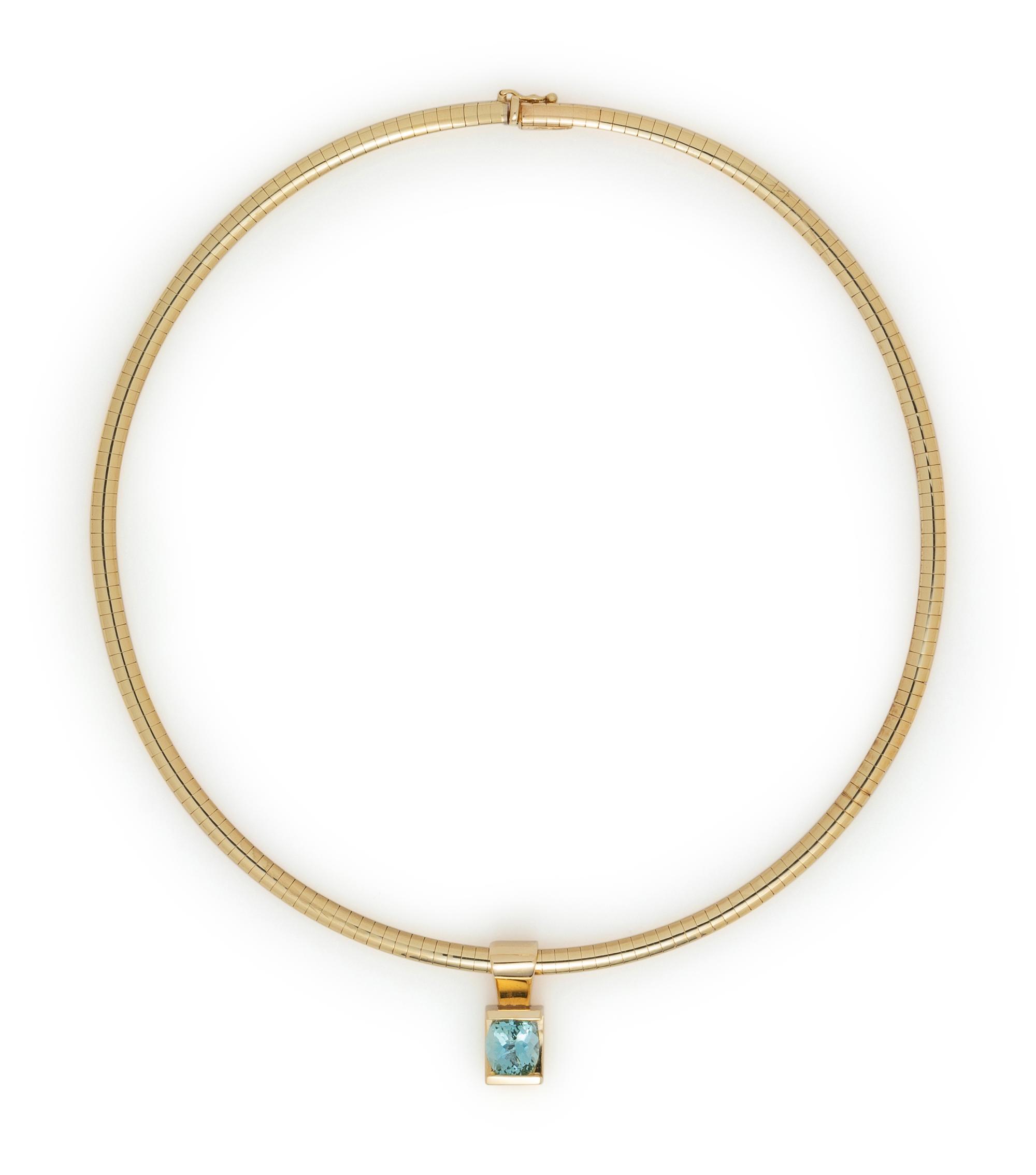 YELLOW GOLD, AQUAMARINE AND DIAMOND PENDANT/NECKLACE