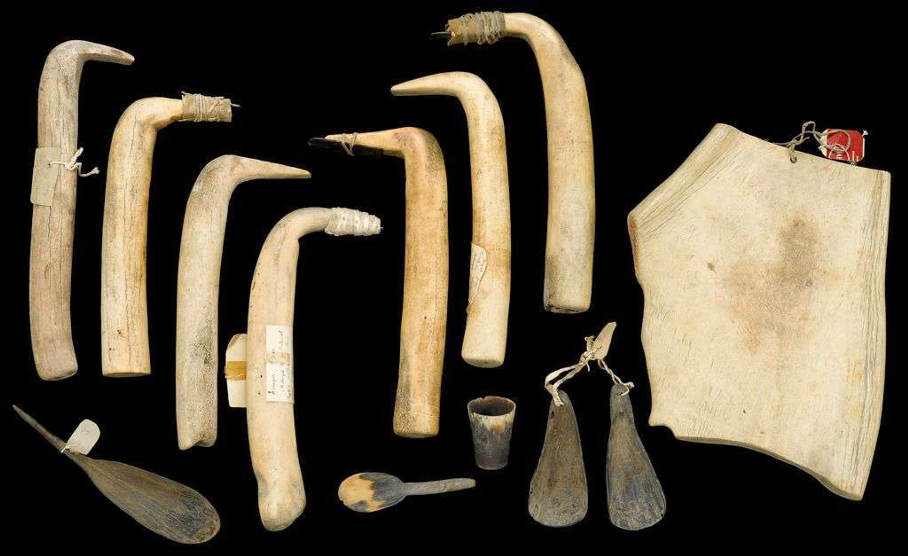Group of Sioux elk horn scrapers and utilitarian objects first half 20th century