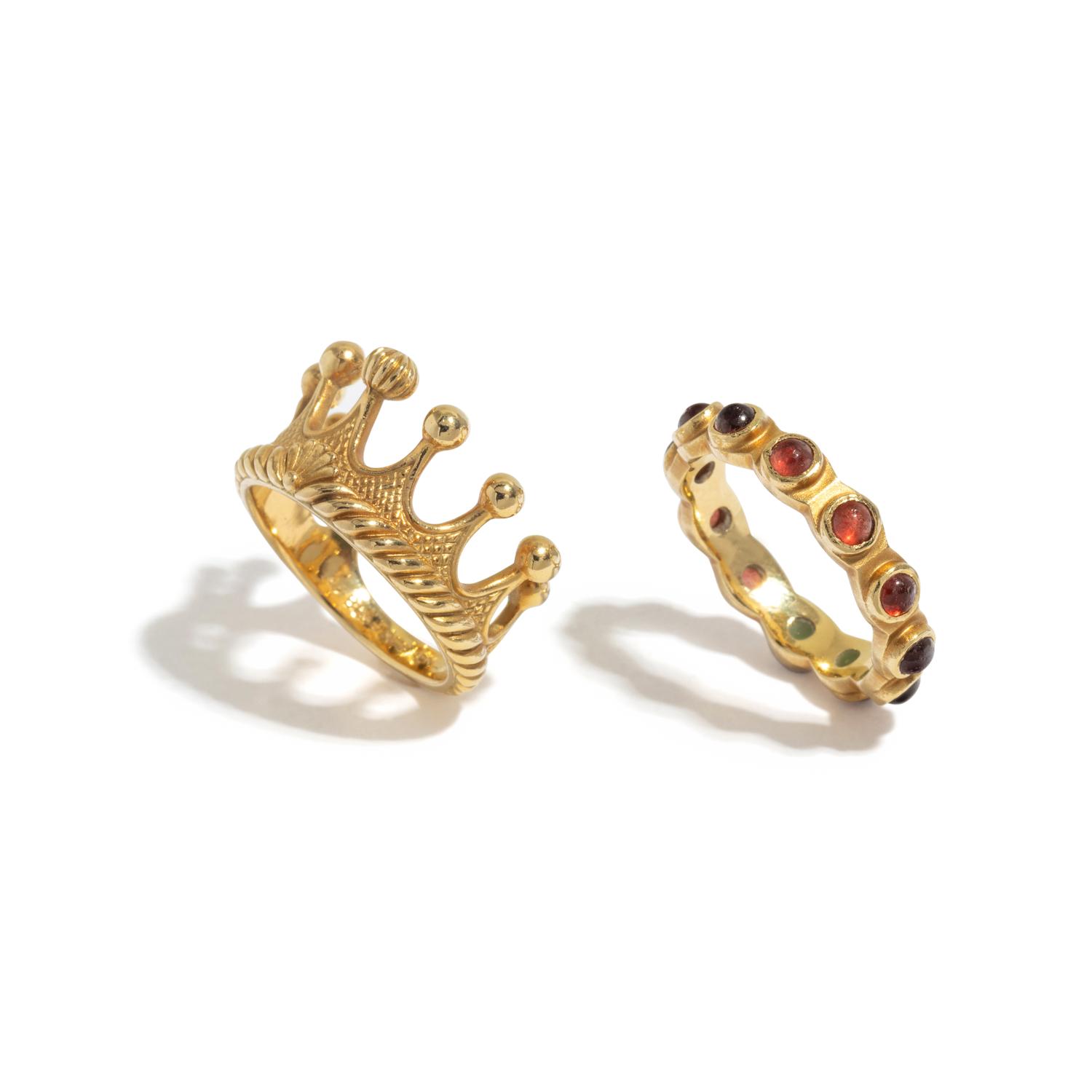 COLLECTION OF YELLOW GOLD RINGS