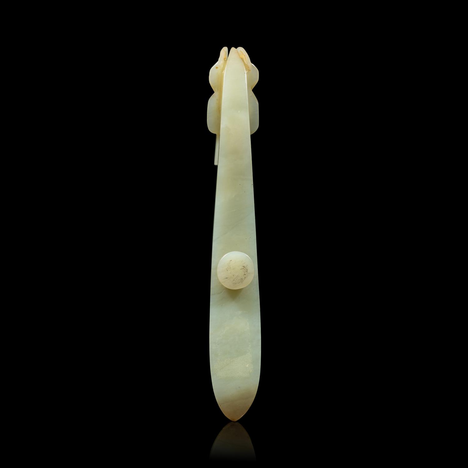 Two Chinese Jade Belt Hooks, Qing Dynasty 清 玉帶鉤兩件