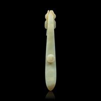 Two Chinese Jade Belt Hooks, Qing Dynasty 清 玉帶鉤兩件