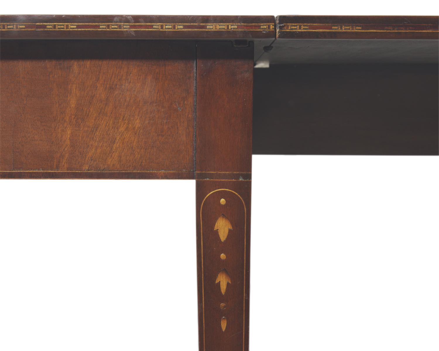A Federal Style Inlaid Mahogany Three-Part Dining Table, 20th Century