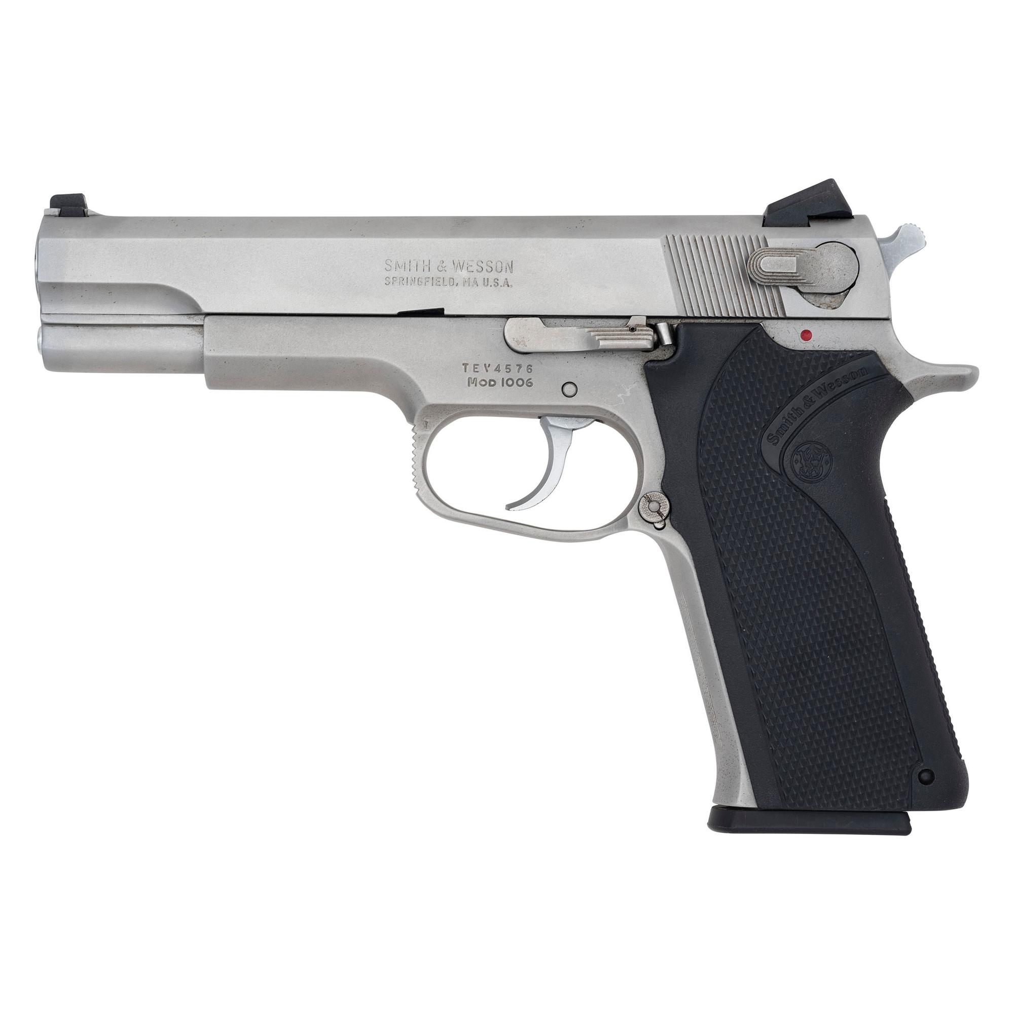 * Smith & Wesson Model 1006
