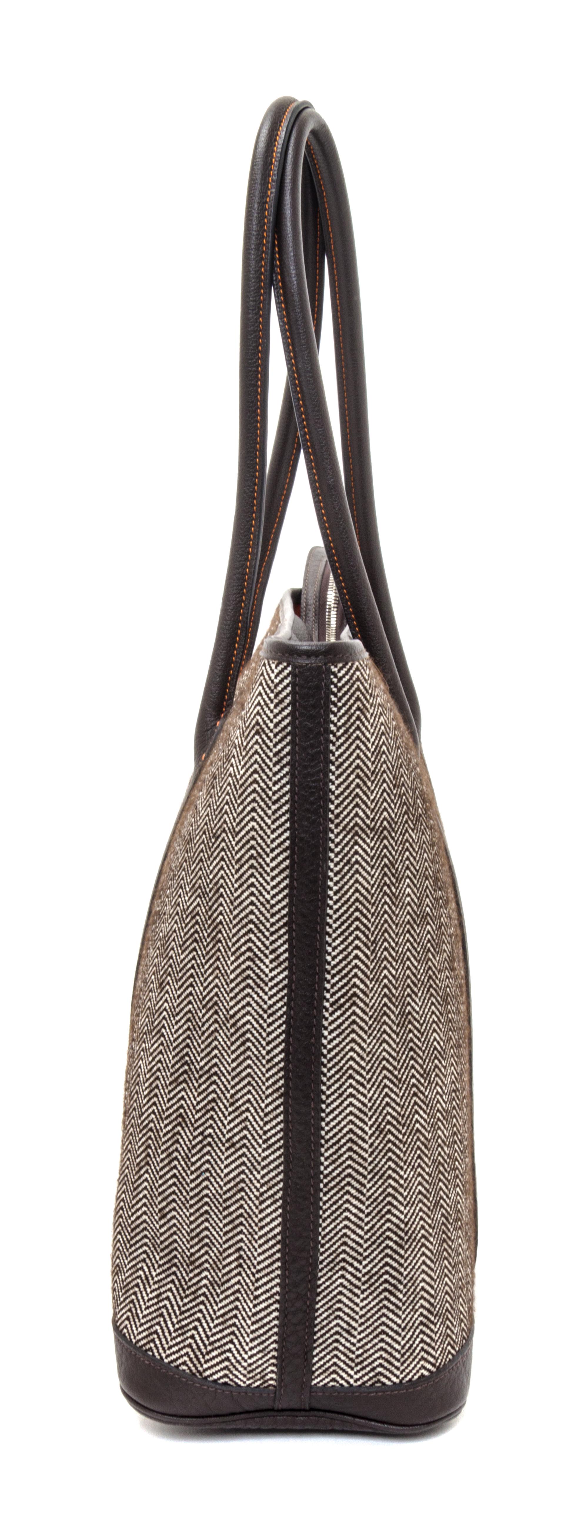 An Hermes Ecru Chevron Tweed and Ebene Leather Tote Bag, 12.5" x 14" x 5".