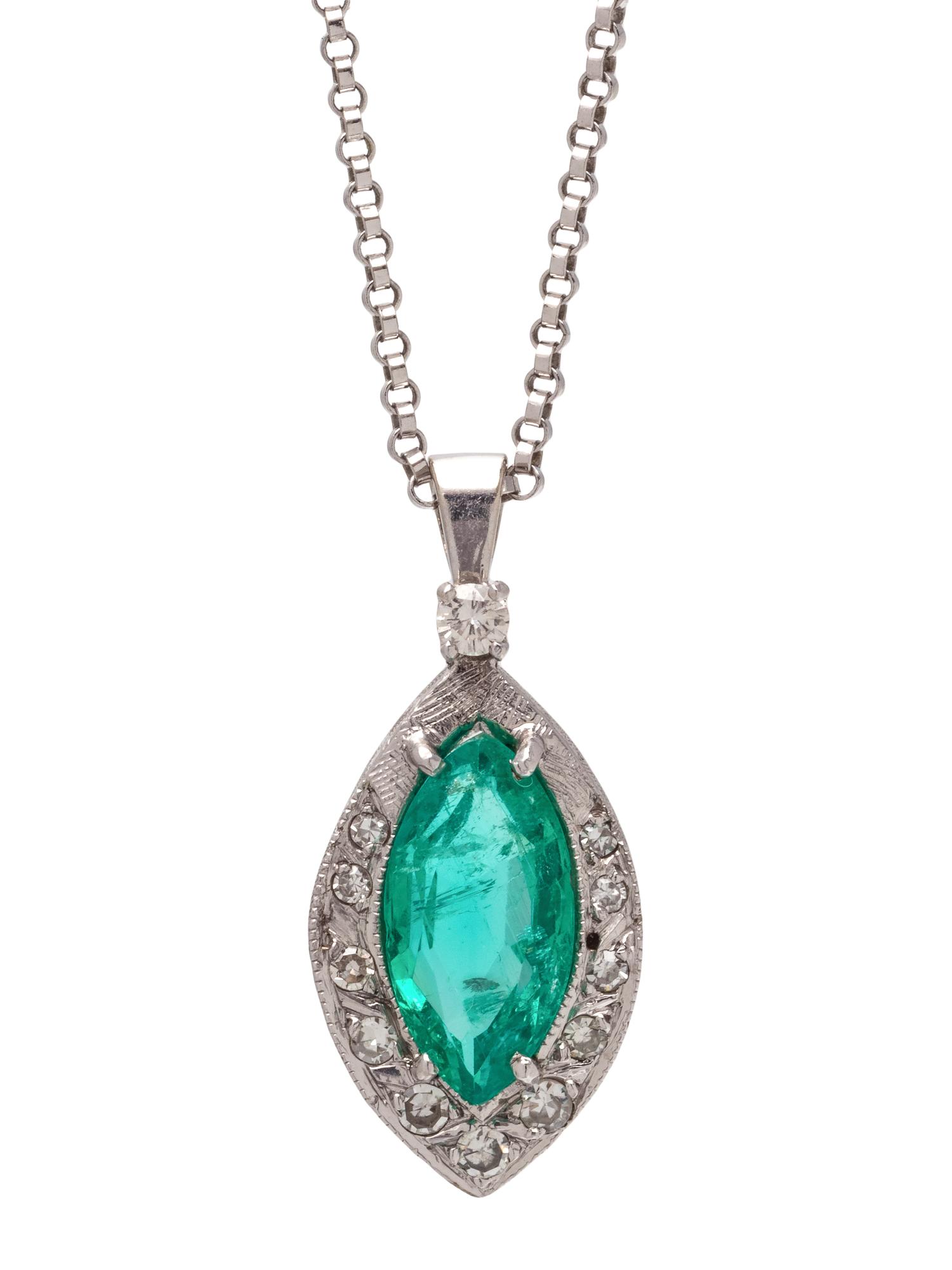 EMERALD AND DIAMOND PENDANT/NECKLACE