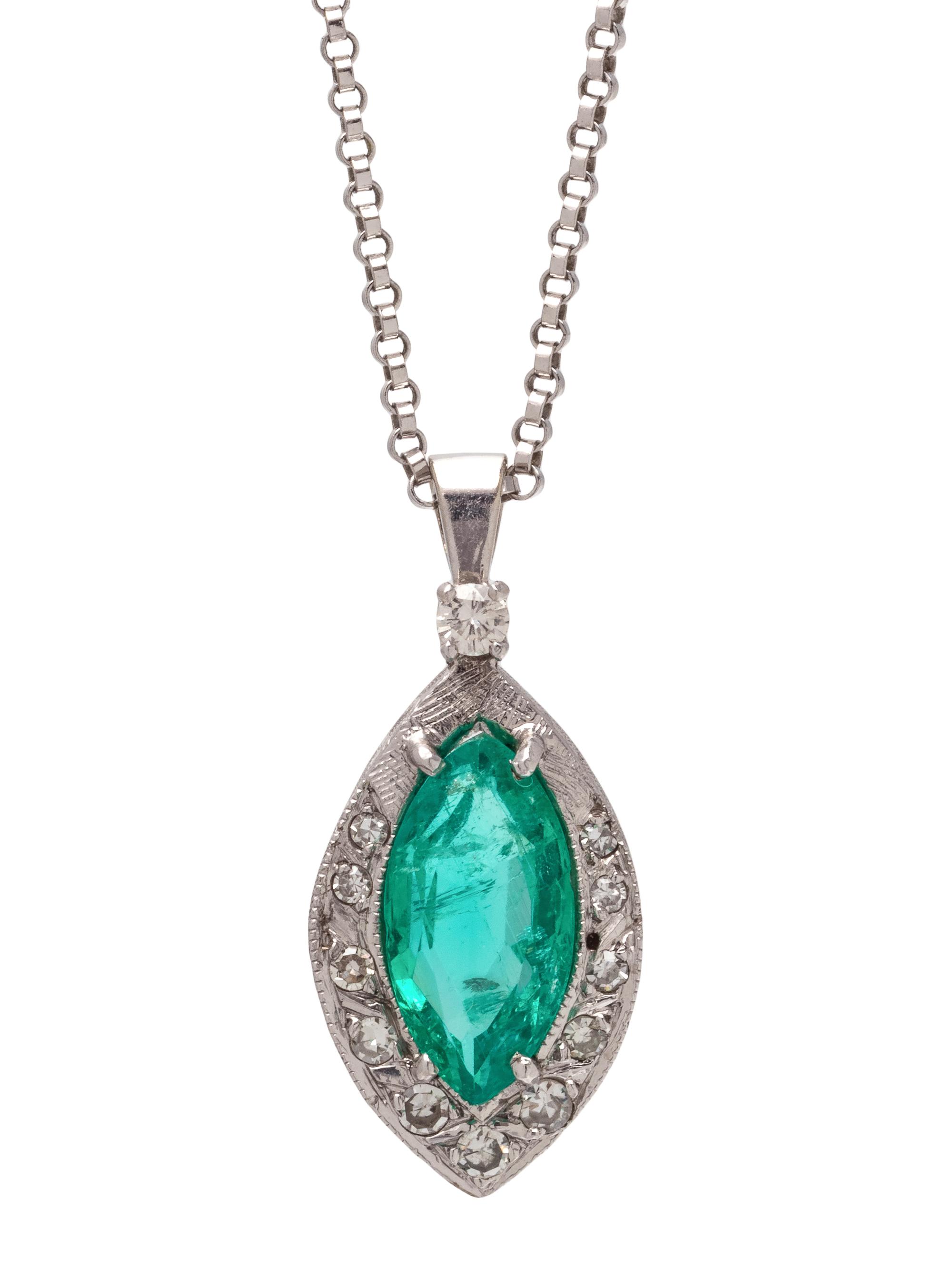 EMERALD AND DIAMOND PENDANT/NECKLACE