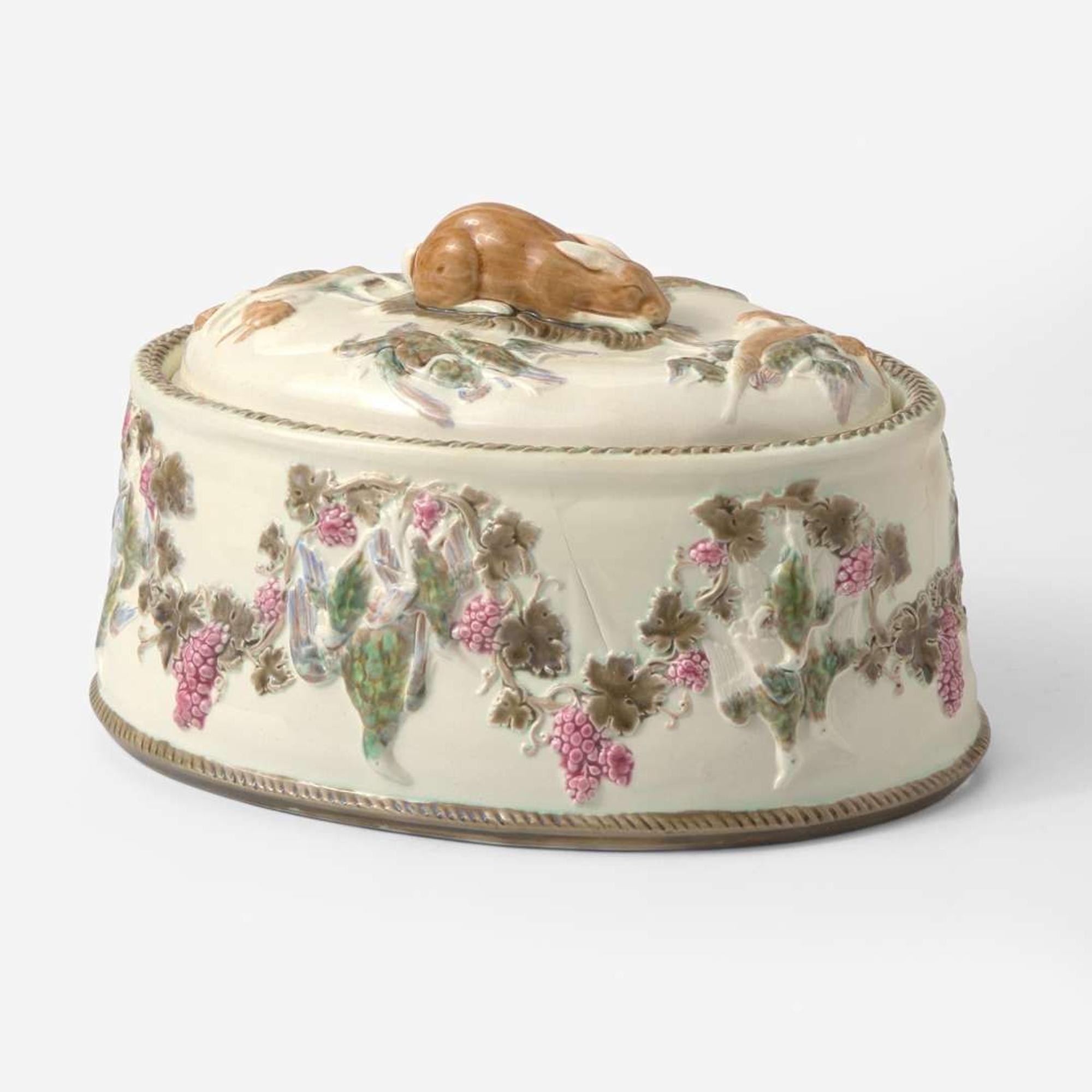A Wedgwood Argenta Ware (Majolica) Game Pie Dish UK, 1880s