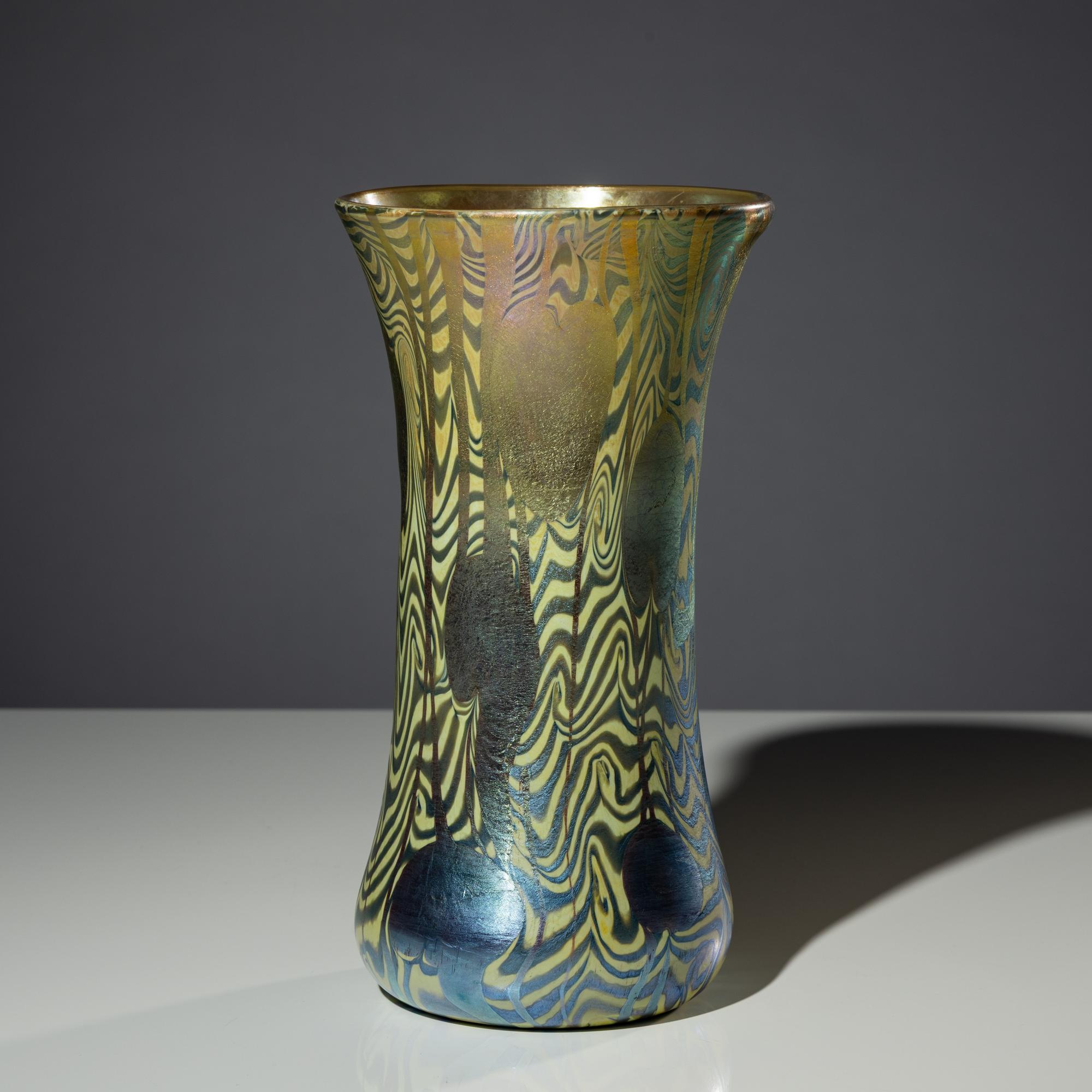 Vase, model 7807