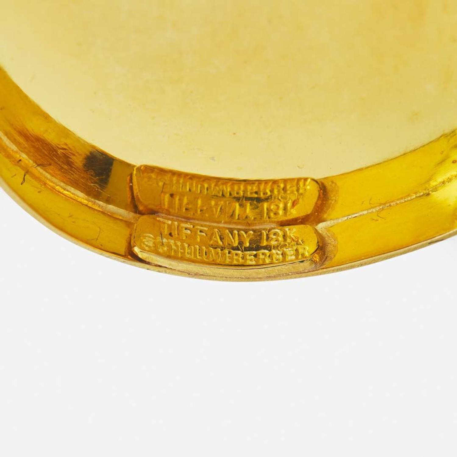 An 18K Yellow Gold Pill Box by Schlumberger for Tiffany & Co. Jean Schlumberger, Tiffany & Co.
